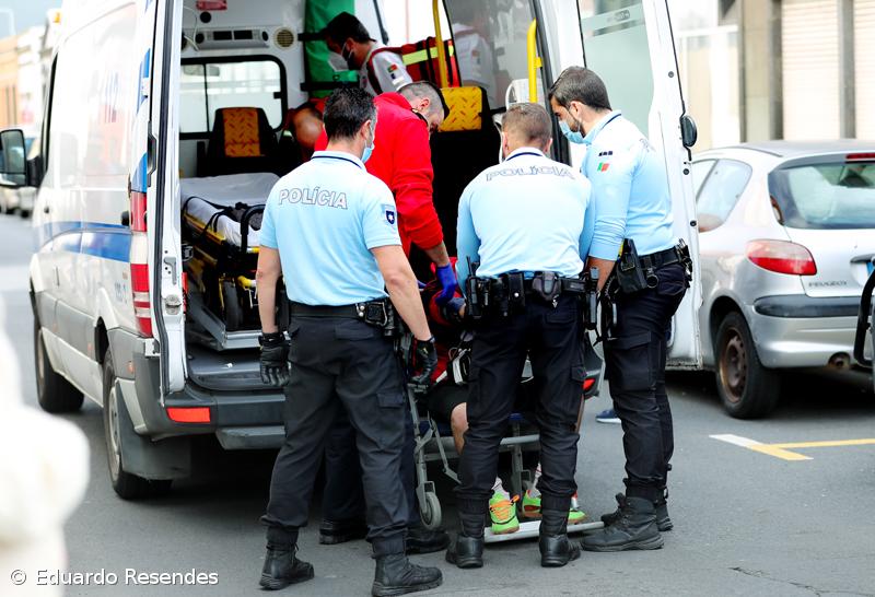 Momentos de pânico na rua de Lisboa, em Ponta Delgada, após disparos de espingarda (com fotos) – Imagem 8