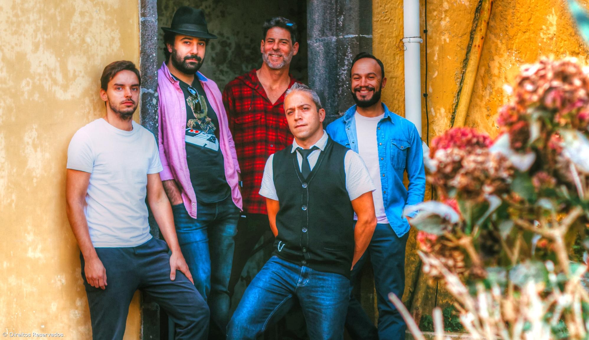 Os Duques mal podem esperar para subir ao palco – Imagem 1