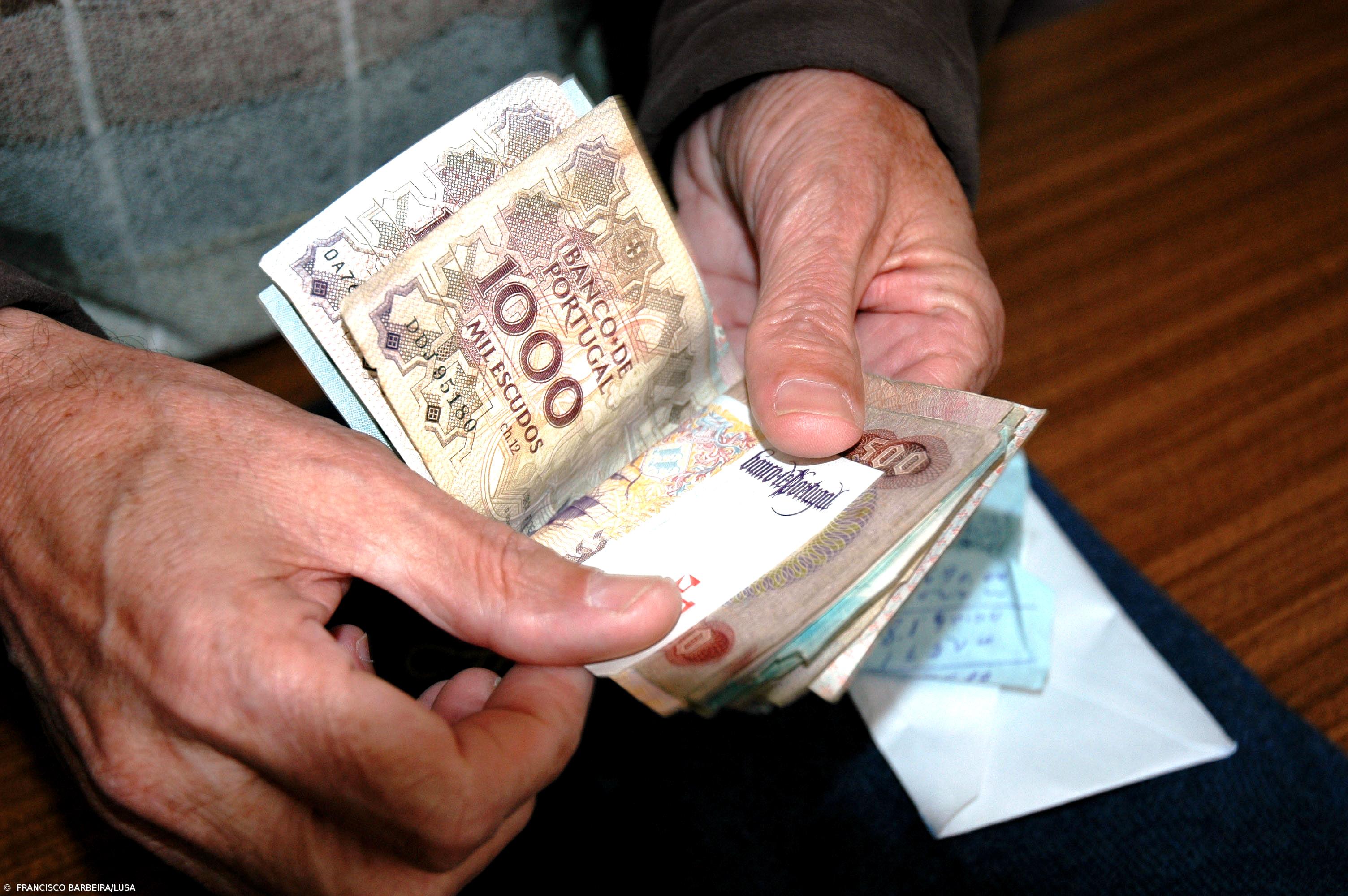 Portugueses têm 11 milhões de notas de escudo que podem trocar até fevereiro – Imagem 1