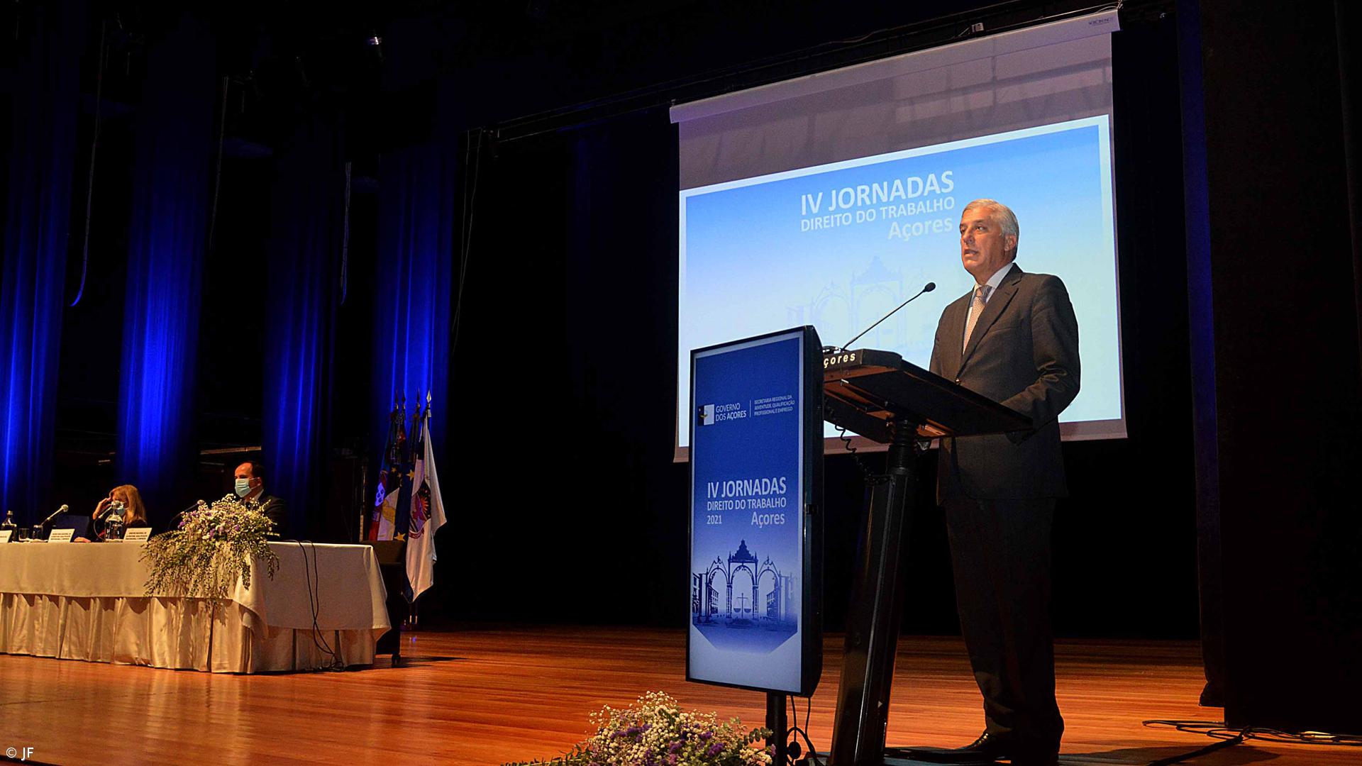 Açores vão continuar "aprofundamento das reformas das medidas de emprego" – Imagem 1