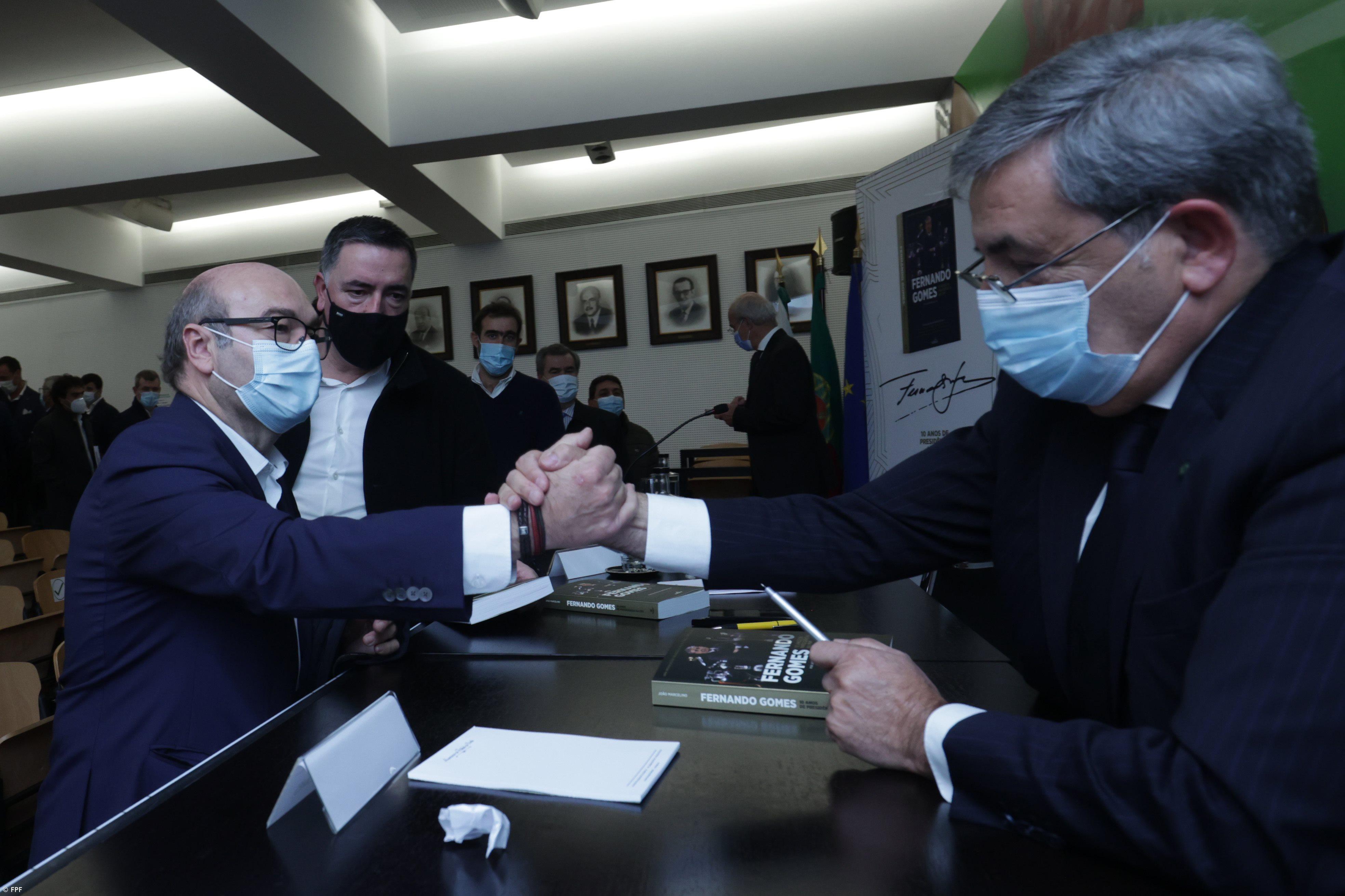 Livro sobre os 10 anos de Fernando Gomes ao leme da FPF apresentado no Porto – Imagem 1