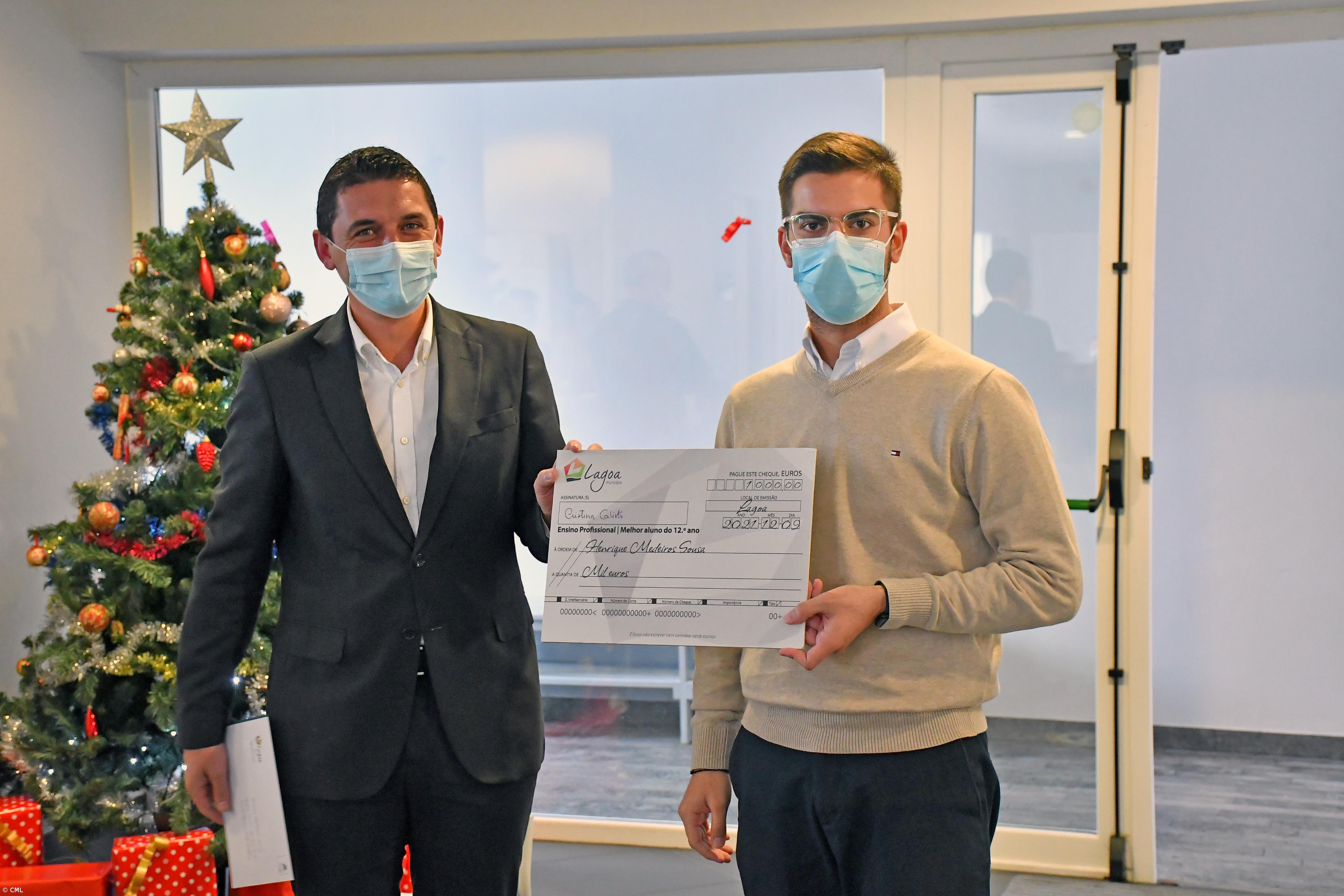 Henrique Medeiros Sousa recebe prémio de mérito académico – Imagem 1