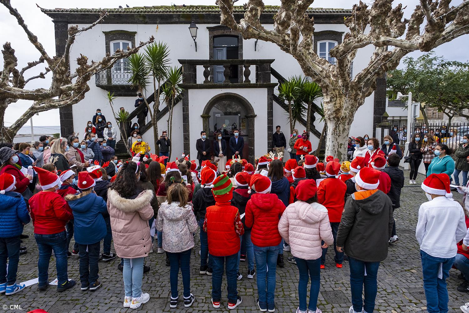 Executivo da Câmara da Lagoa presenteado com uma cantata de Natal – Imagem 1