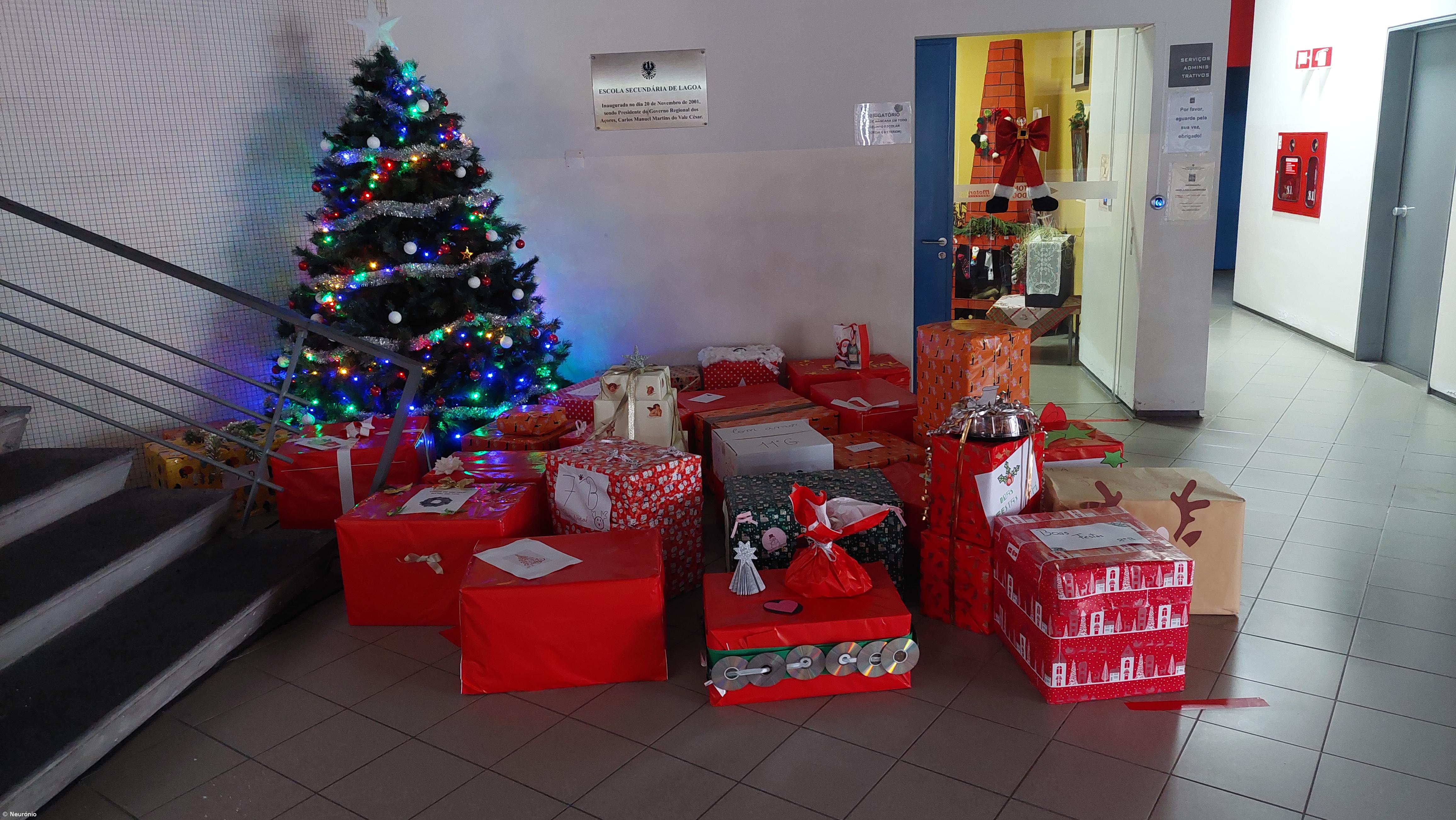 28 Cabazes de Natal distribuidos pela ESLagoa – Imagem 1