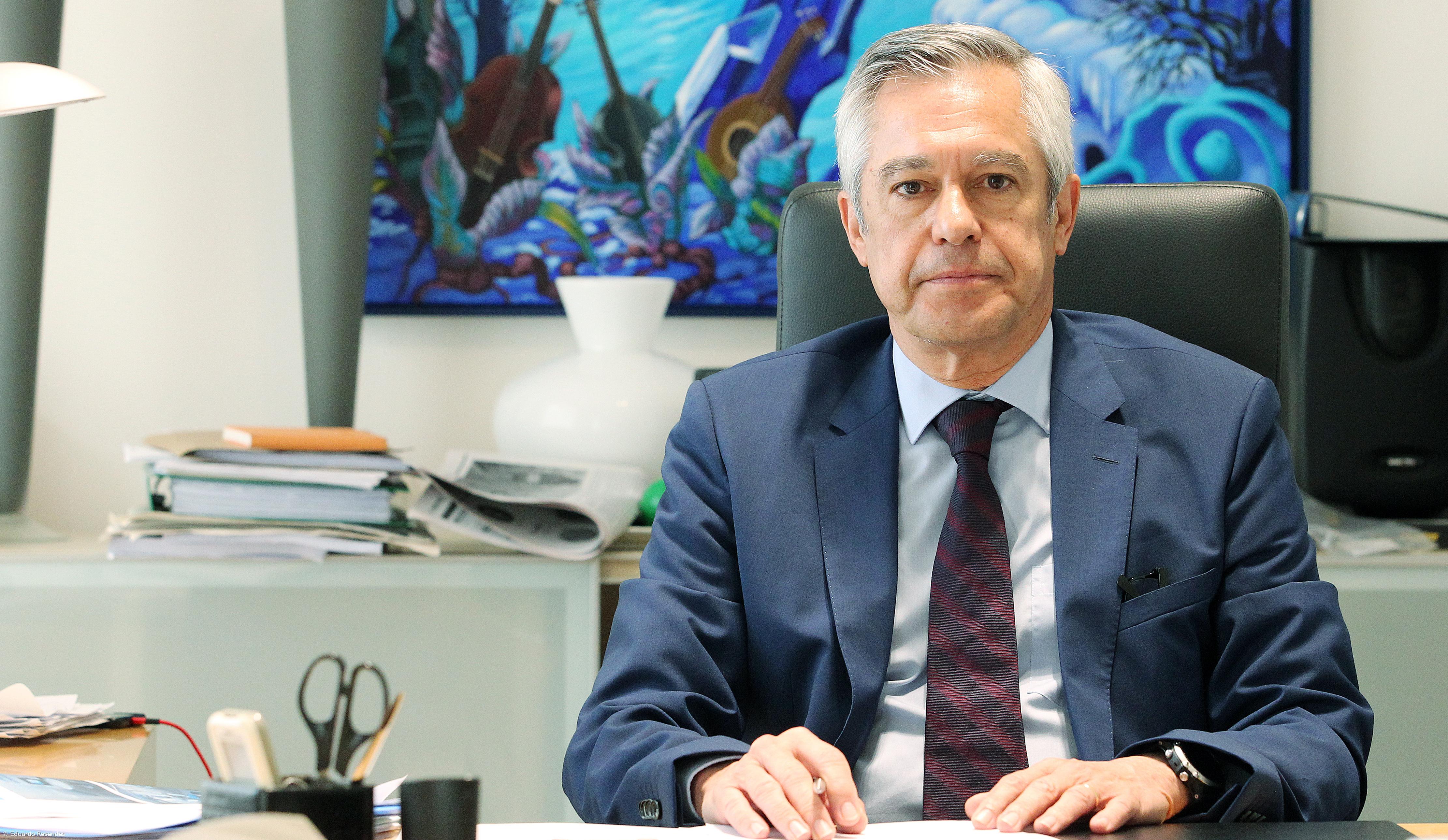 Trabalhadores da administração pública dos Açores vão ser alvo de formação – Imagem 1