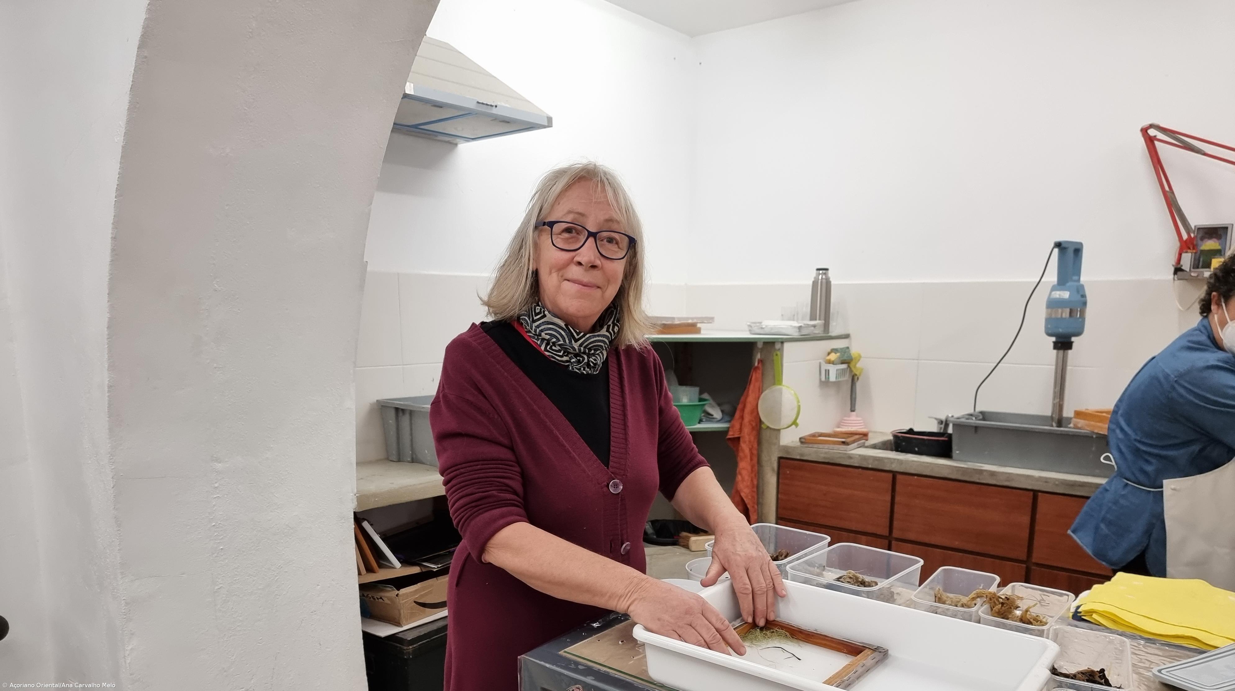 Materiais naturais são base das criações em papel de Anne Bruyere – Imagem 7