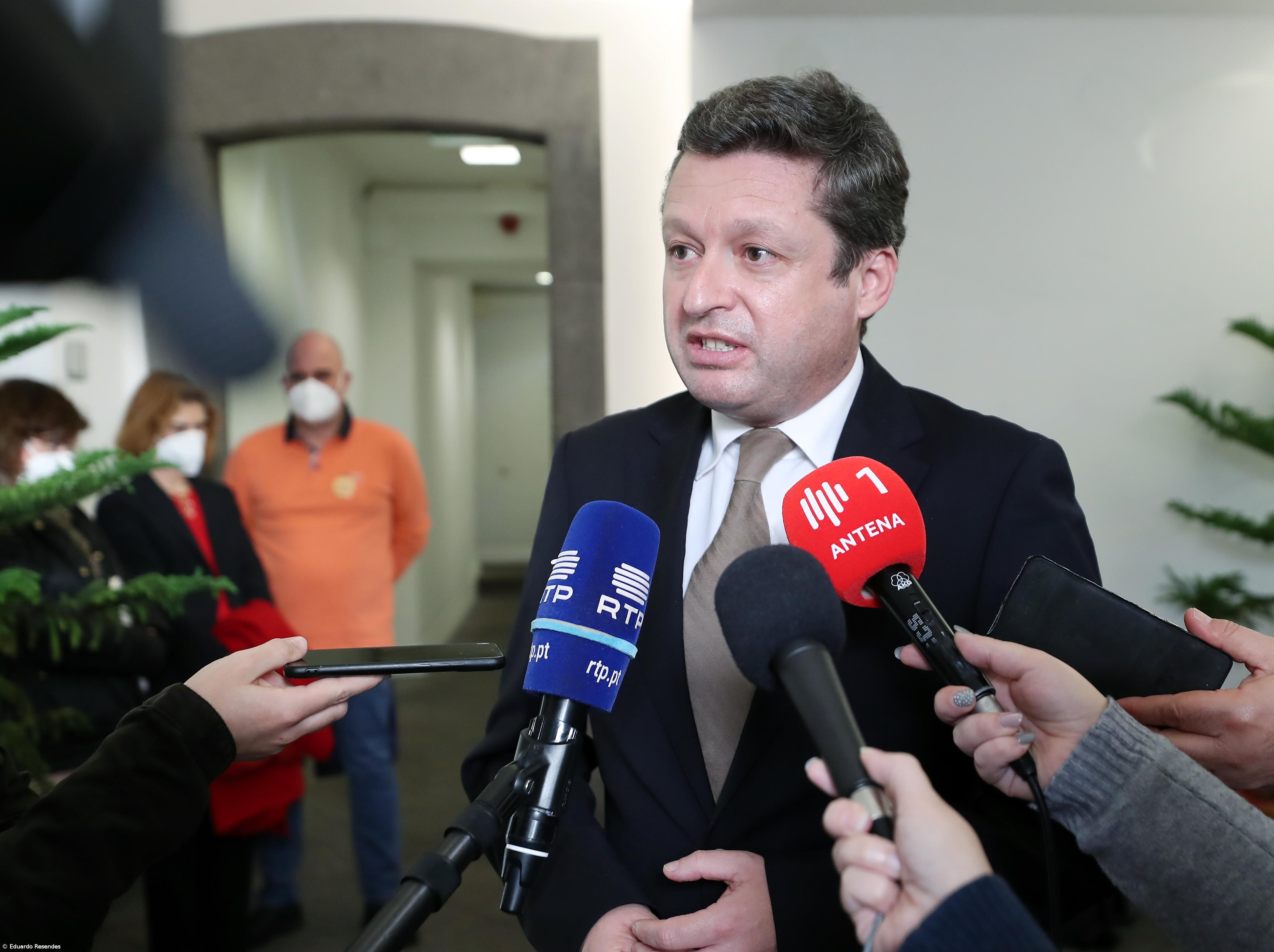 Açores deixam de impor limites à lotação e de exigir testes em eventos – Imagem 1