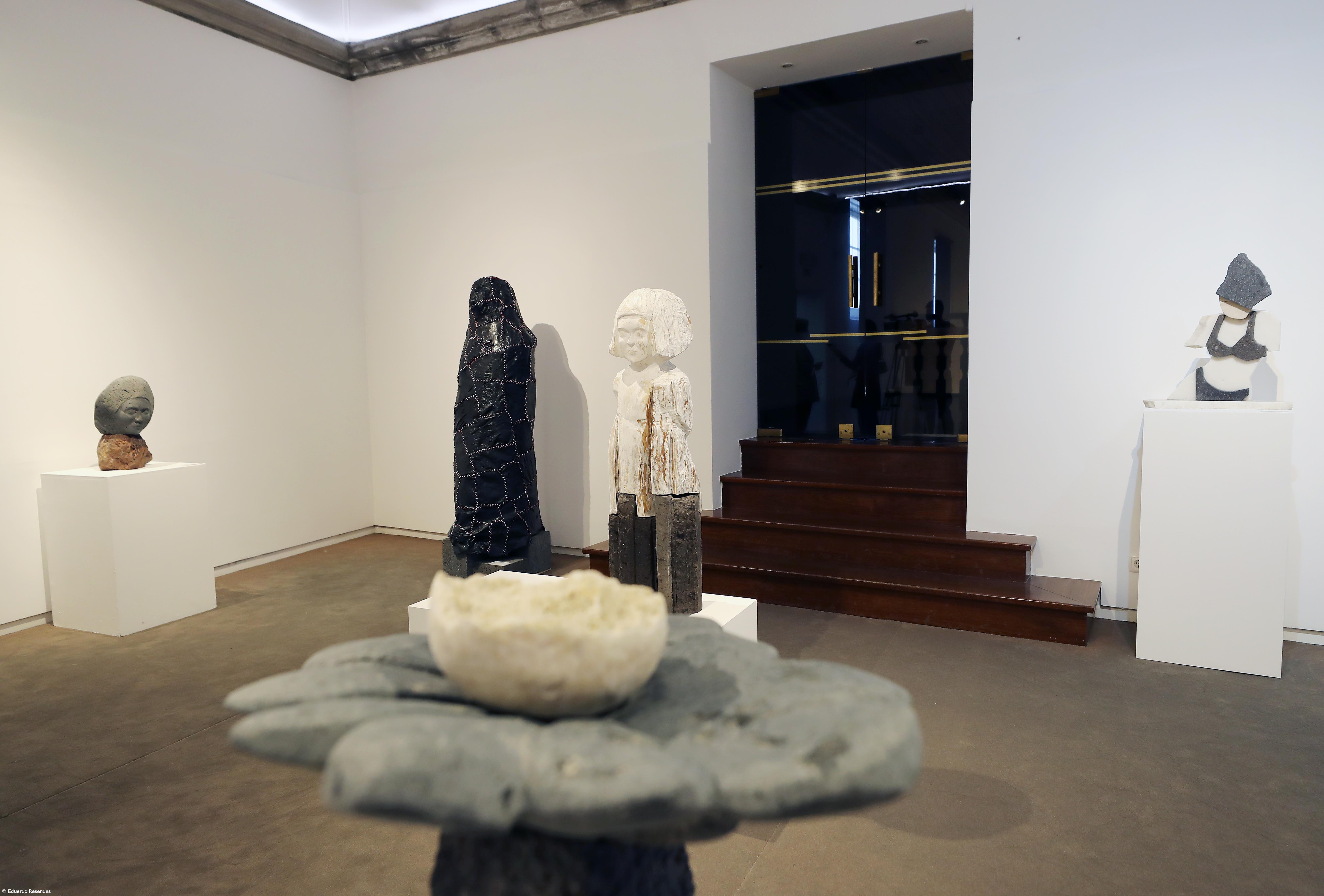 Nova exposição de Catarina Alves centrada no retrato – Imagem 2