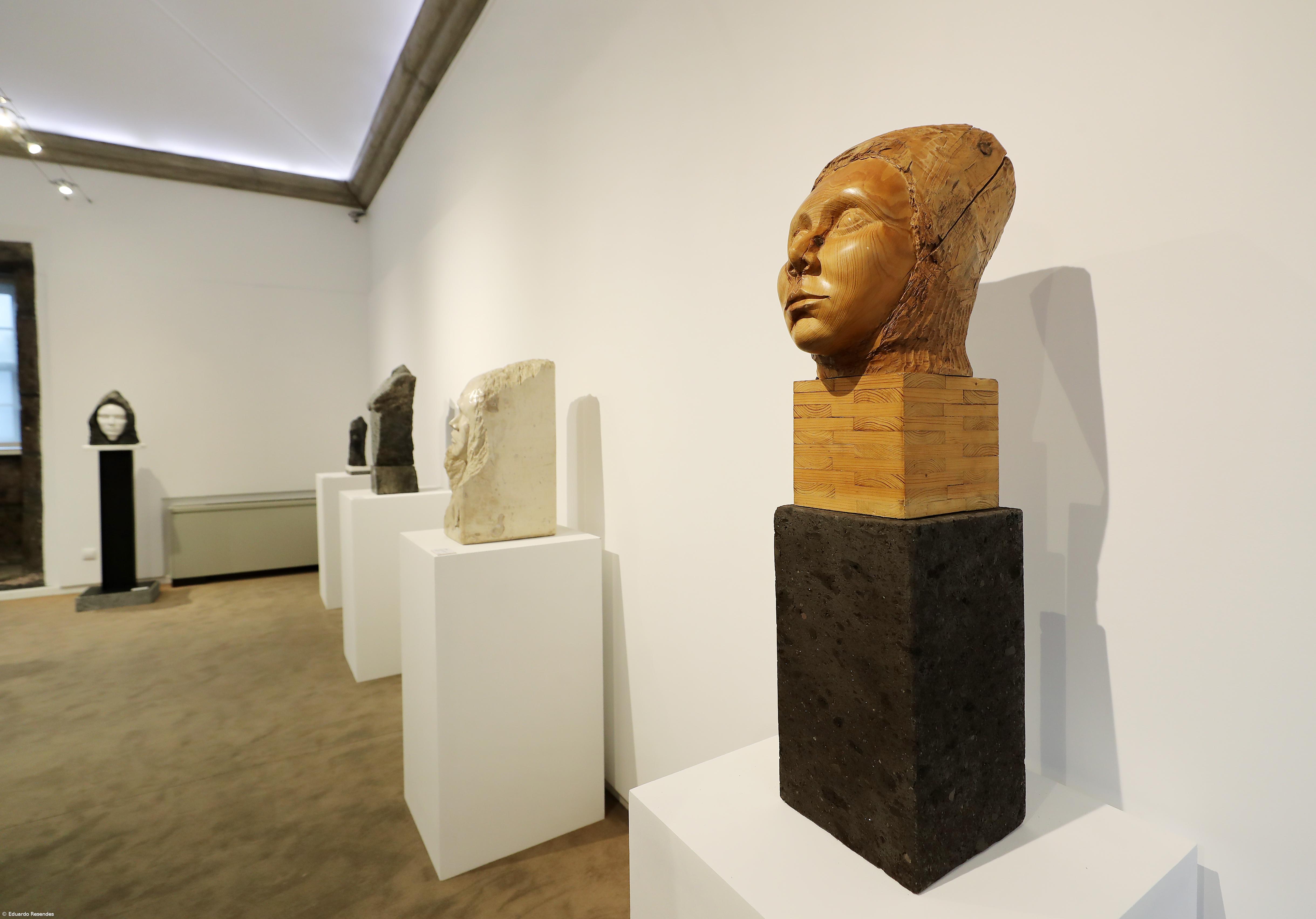 Nova exposição de Catarina Alves centrada no retrato – Imagem 3