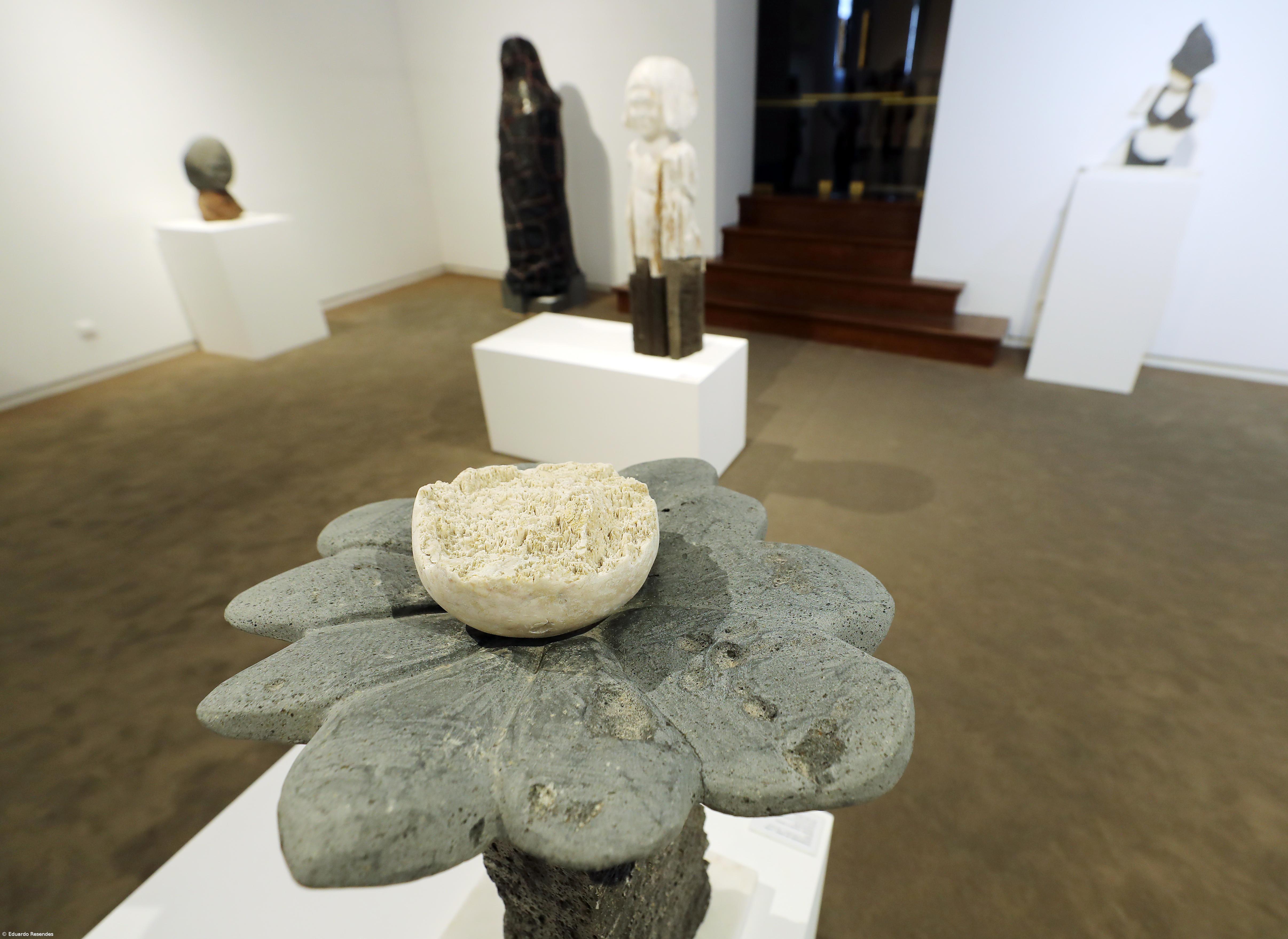 Nova exposição de Catarina Alves centrada no retrato – Imagem 4