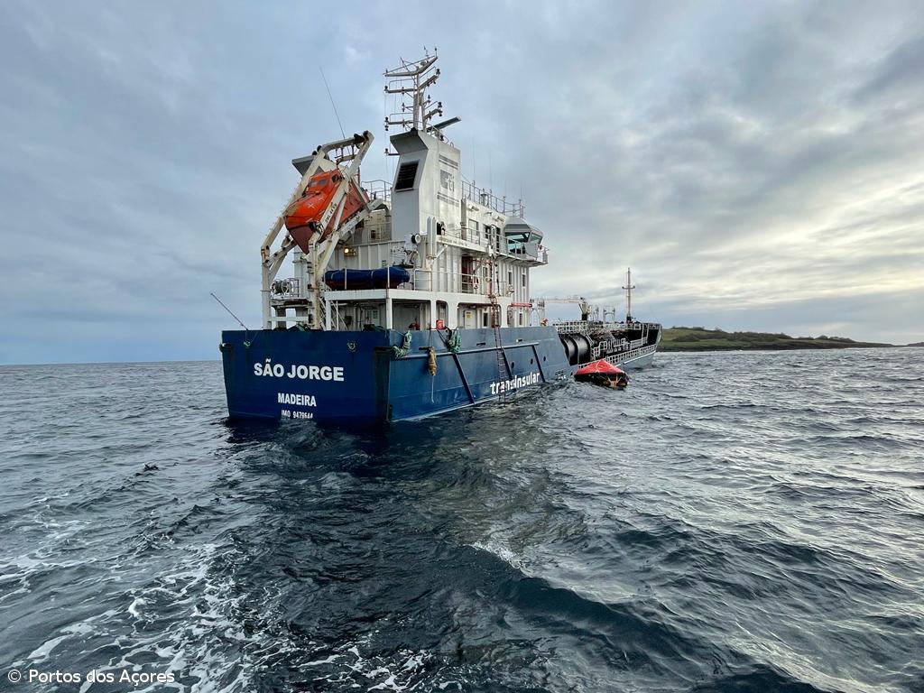 Navio-tanque “São Jorge” retoma abastecimento de combustíveis nos Açores – Imagem 1