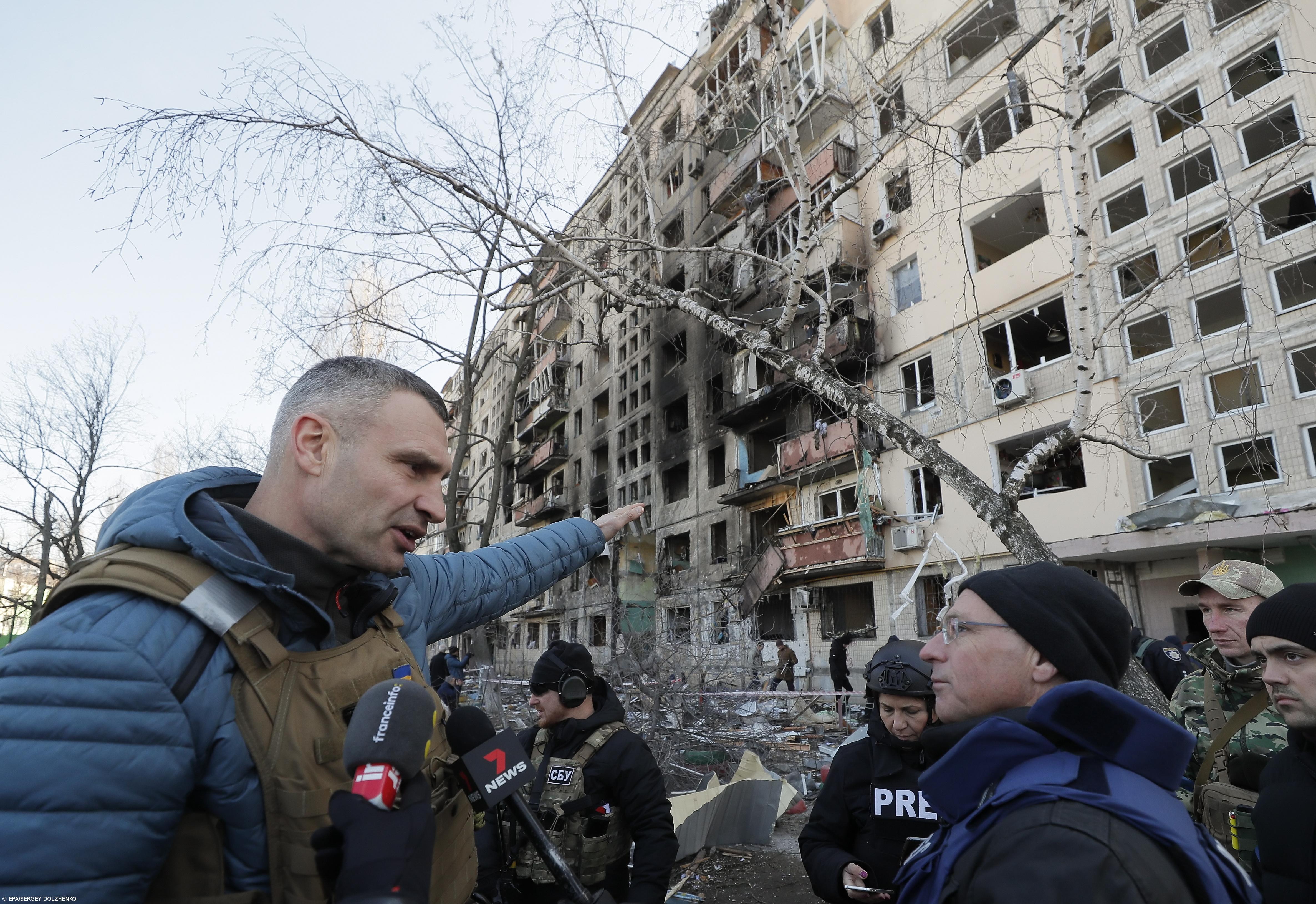 Ataque russo em Kiev e sirenes antiaéreas ativadas em diversas regiões – Imagem 1