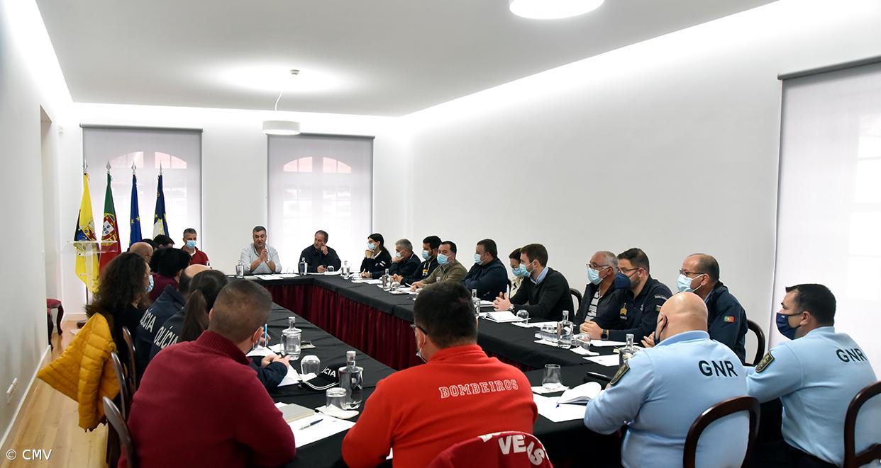 Reforçados meios aéreos e marítimos para a ilha de São Jorge devido à crise sísmica – Imagem 2