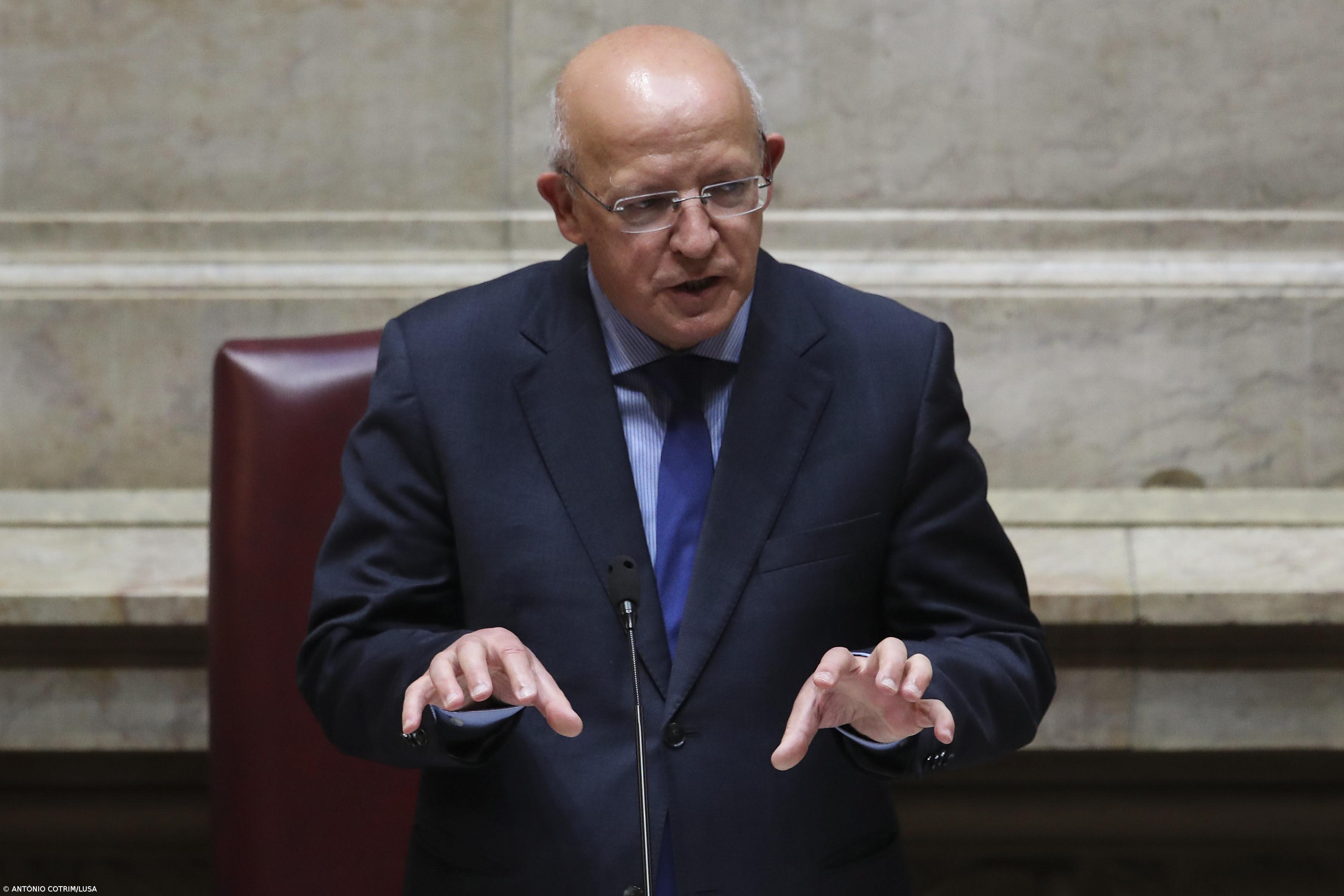 Augusto Santos Silva responsabiliza regime de Putin pela morte de opositor – Imagem 1