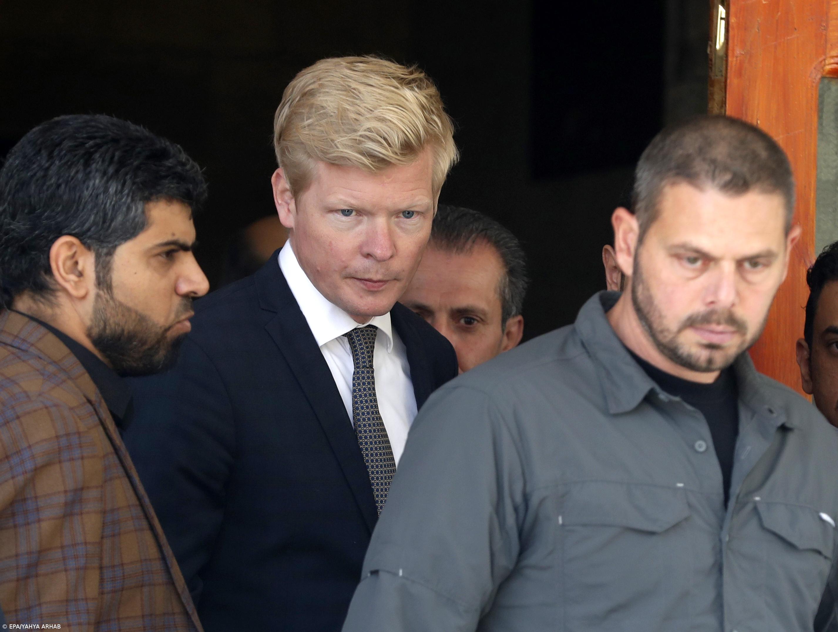 Enviado especial da ONU chega pela primeira vez à capital tomada pelos rebeldes – Imagem 1