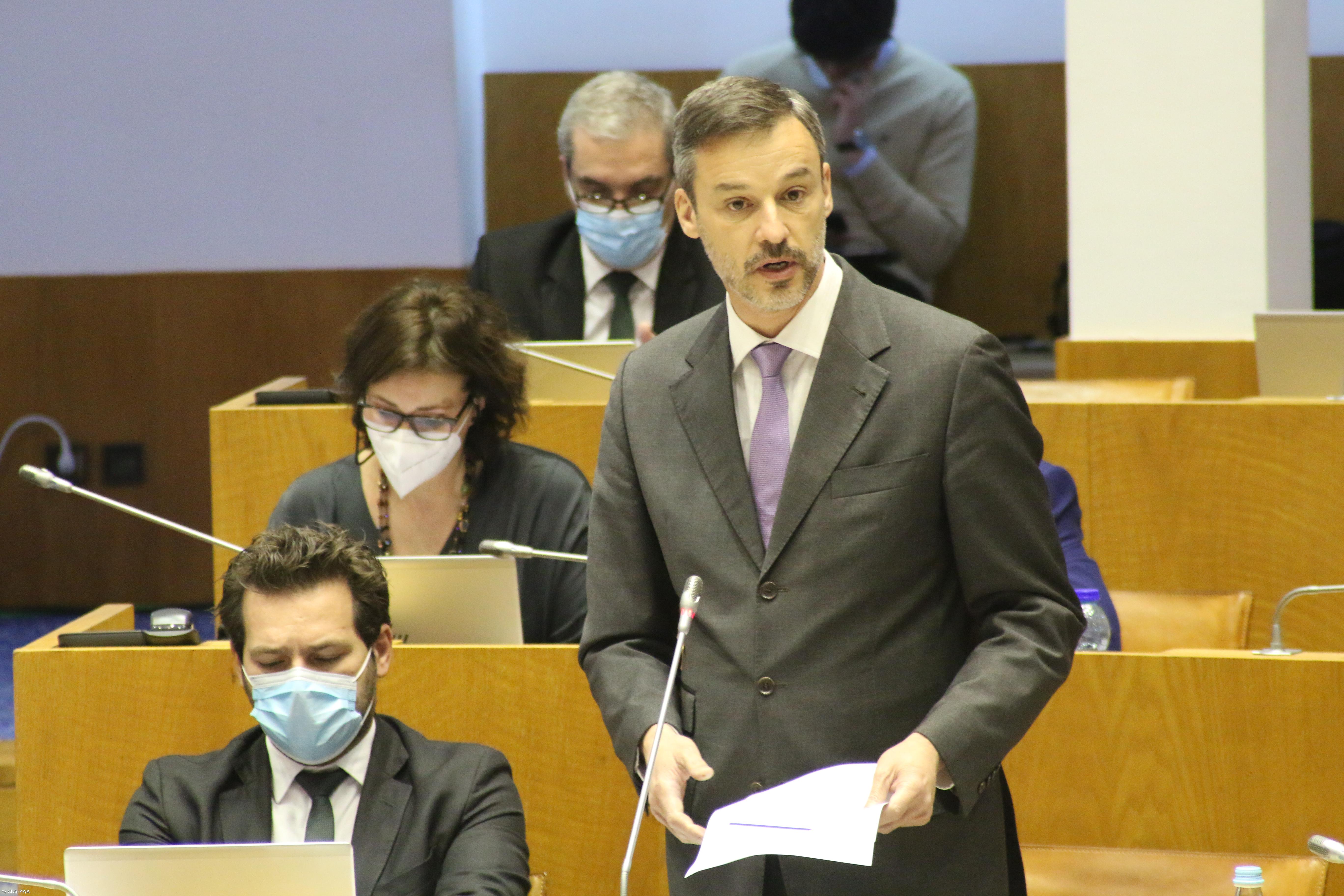 Grupos de cidadãos vão poder apresentar iniciativas legislativas nos Açores – Imagem 1