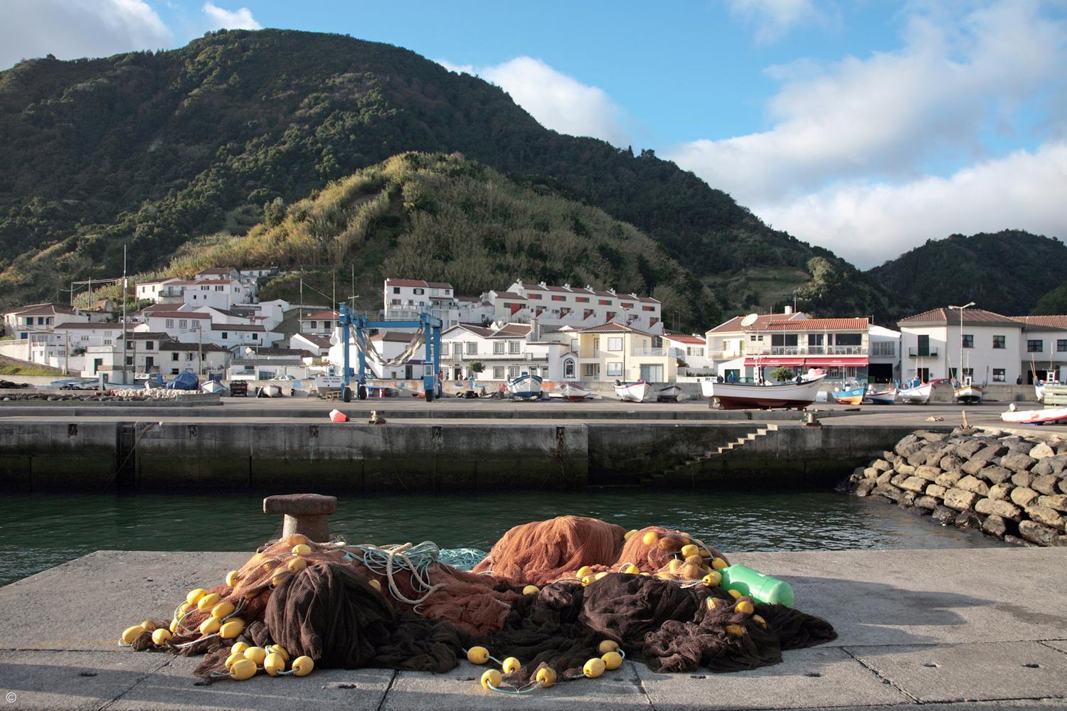 Derrocada causou interdição temporária da estrada regional de acesso à Ribeira Quente – Imagem 1