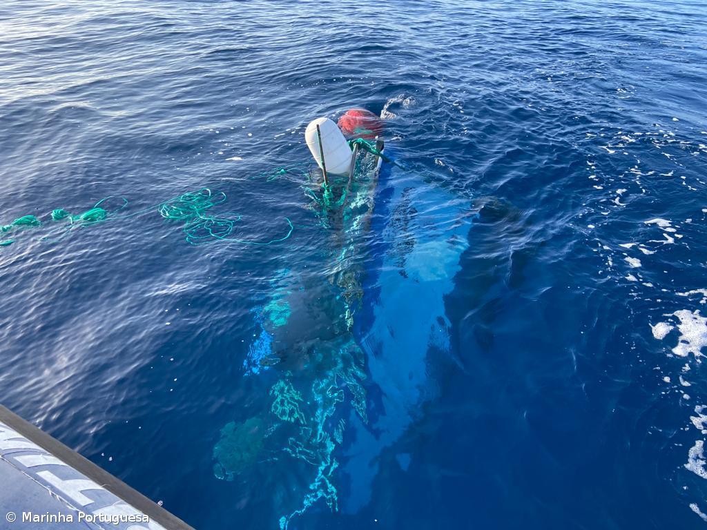 Vídeo da embarcação que encalhou pero da baía da Praia Formosa – Imagem 1