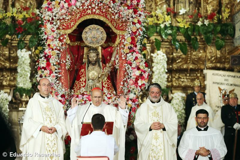 Fé e emoção no regresso do Santo Cristo às ruas de Ponta Delgada – Imagem 13