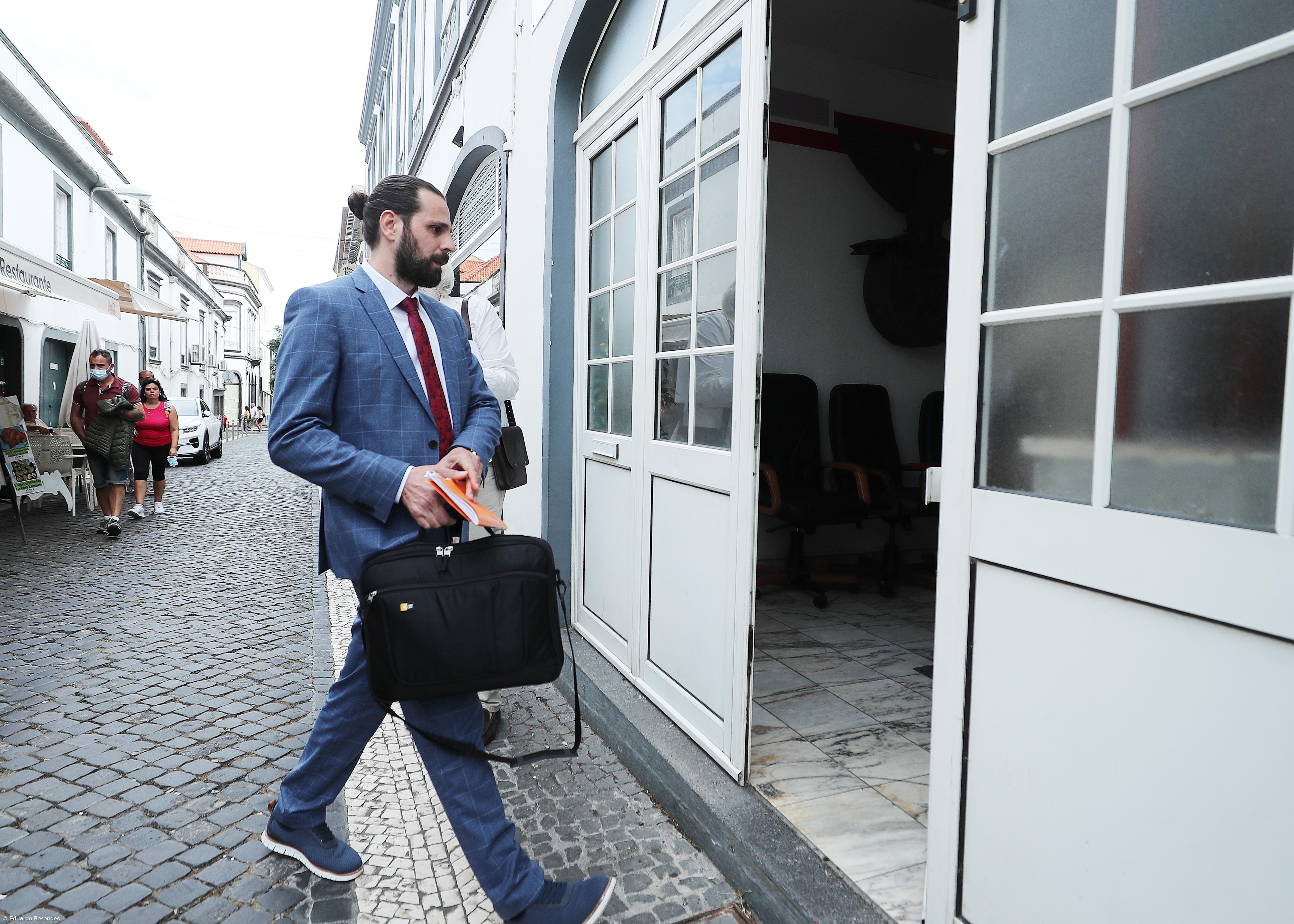 Bruno Vicintin vai adquirir 55,8% da SAD do Santa Clara – Imagem 1