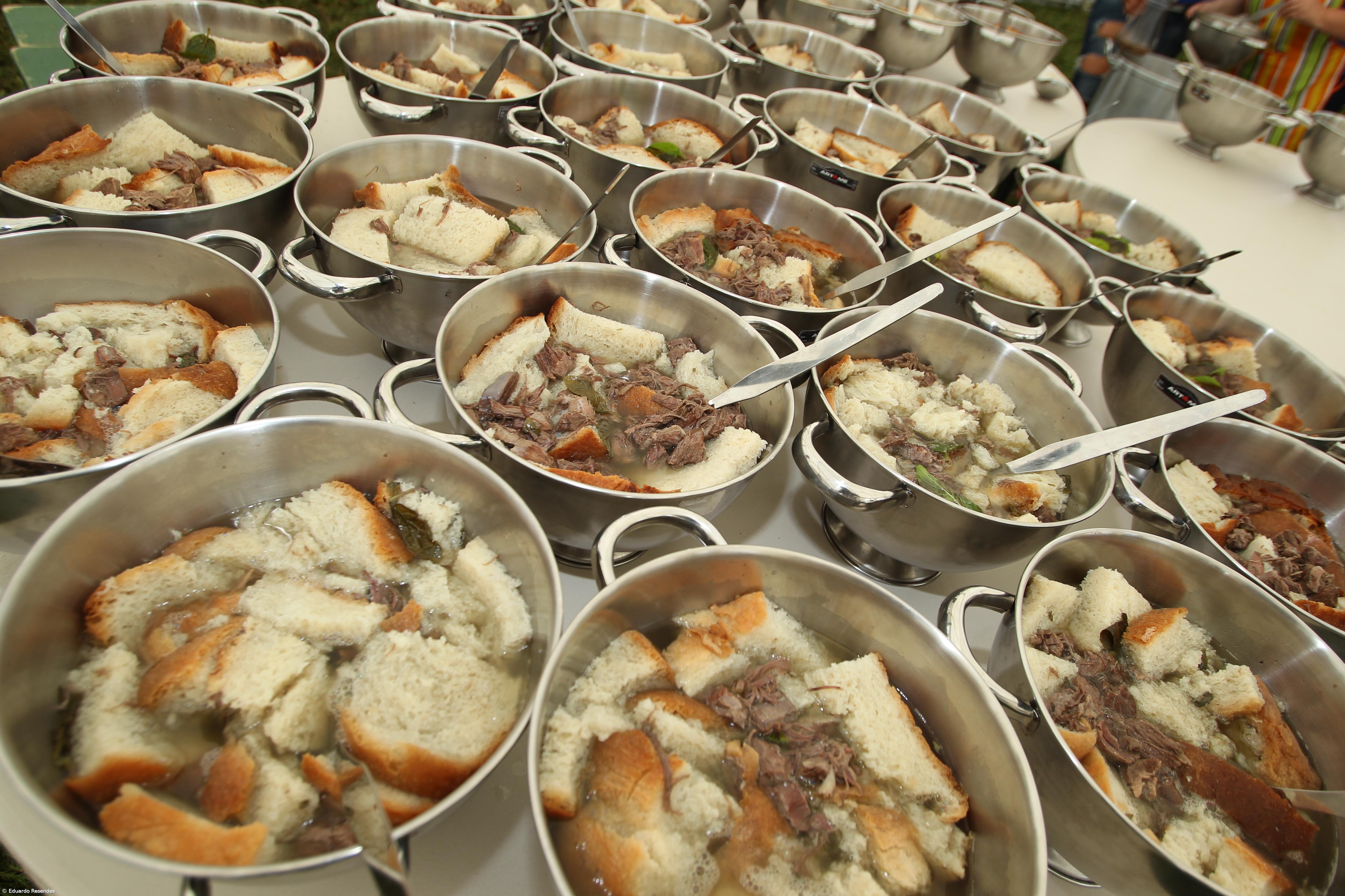 Ponta Delgada estima servir 12 mil sopas nas Festas do Espírito Santo – Imagem 1