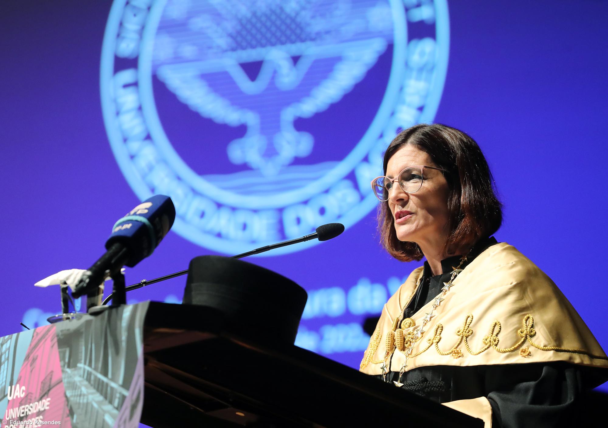 Nova reitora da Universidade dos Açores lembra "compromissos por honrar" da República – Imagem 3