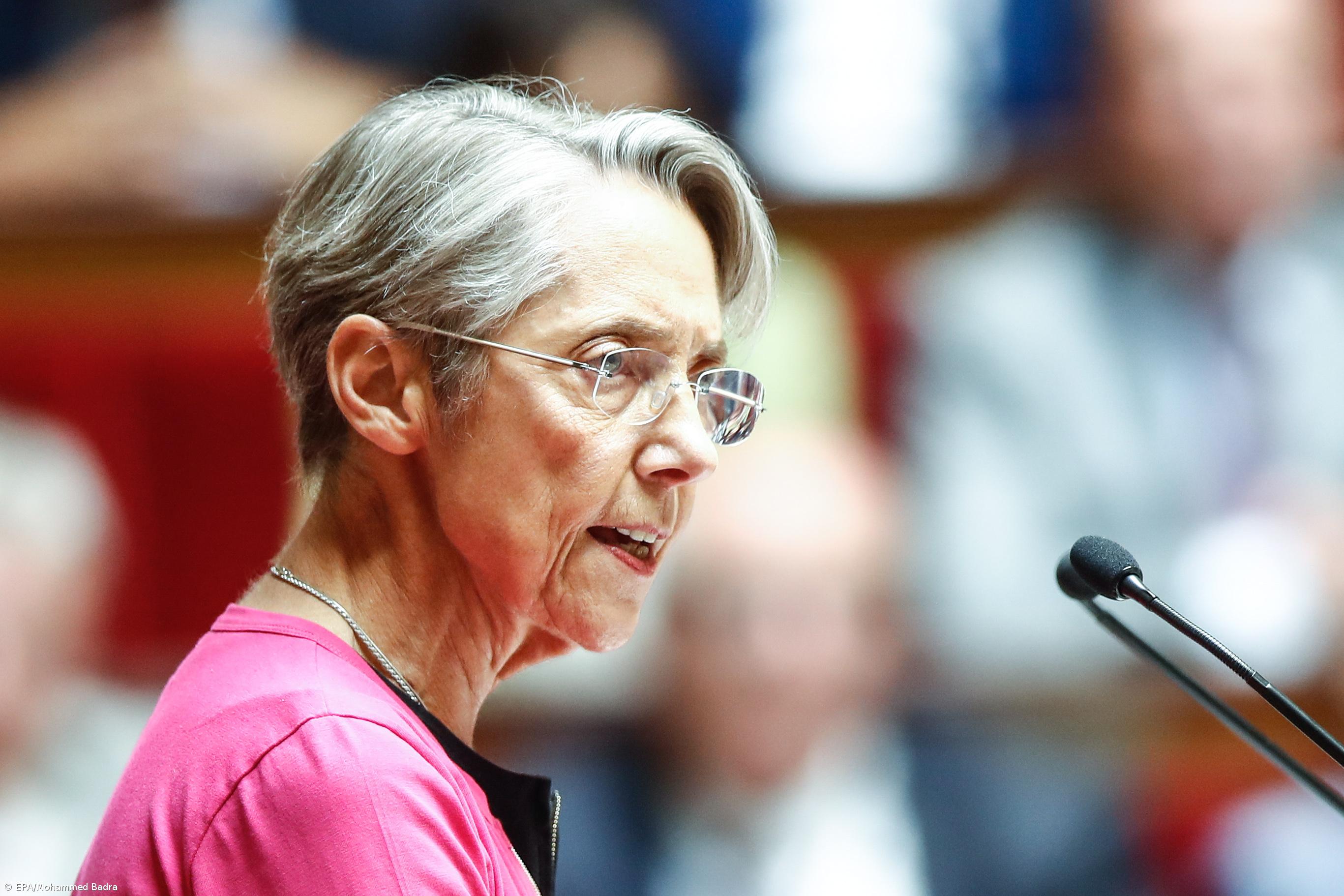 PM francesa anuncia aprovação forçada do orçamento e oposição avança com moções de censura – Imagem 1