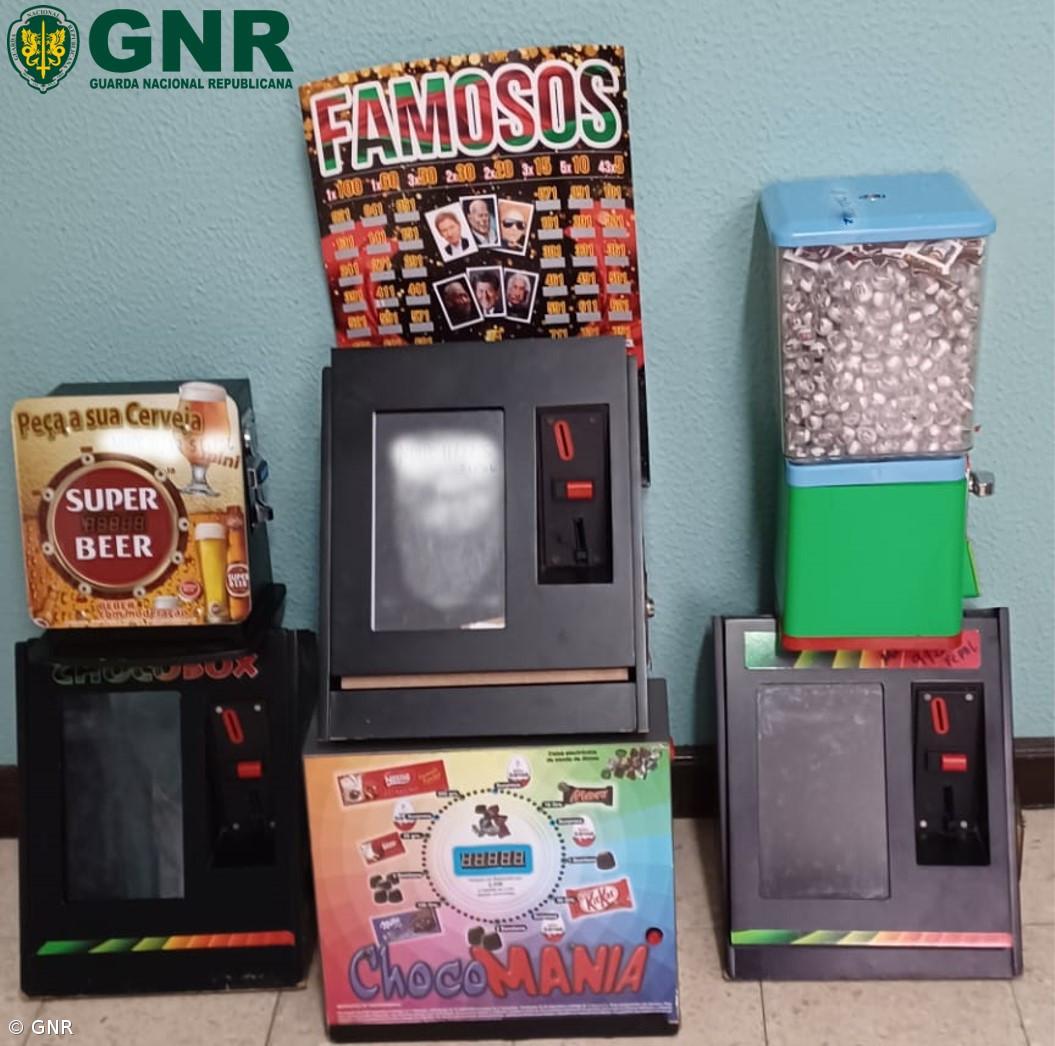 GNR identifica cinco pessoas por infrações fiscais e jogo ilegal – Imagem 1