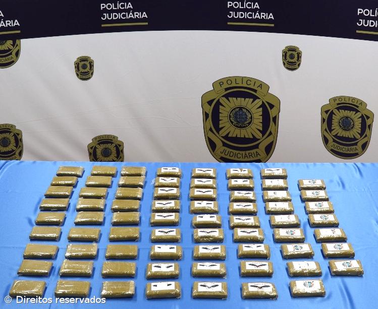 Homem em prisão preventiva após ser detido com sete quilos de haxixe em Ponta Delgada – Imagem 1