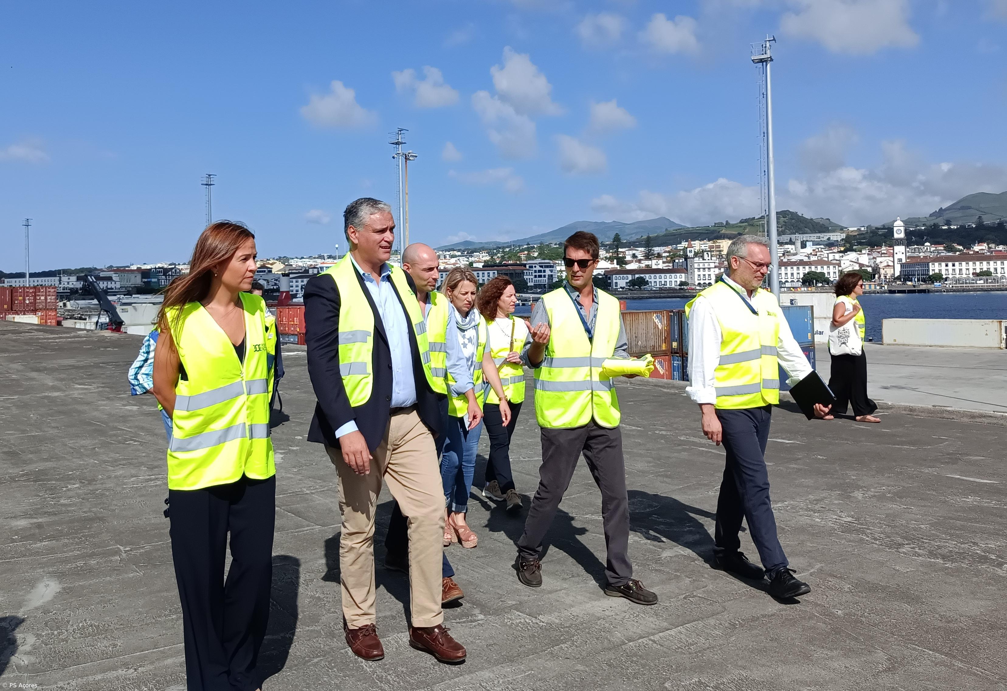 PS/Açores critica atraso nas obras dos portos de Ponta Delgada e Lajes das Flores – Imagem 1