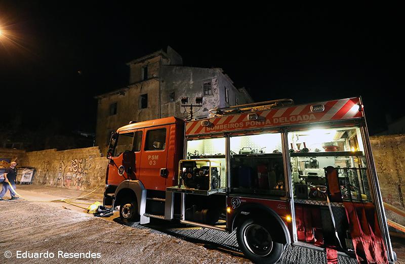 Incêndio em edíficio desabitado nas Laranjeiras – Imagem 8