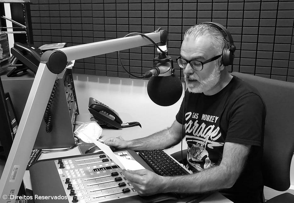 O jornalista motoqueiro apaixonado por carros clássicos – Imagem 4