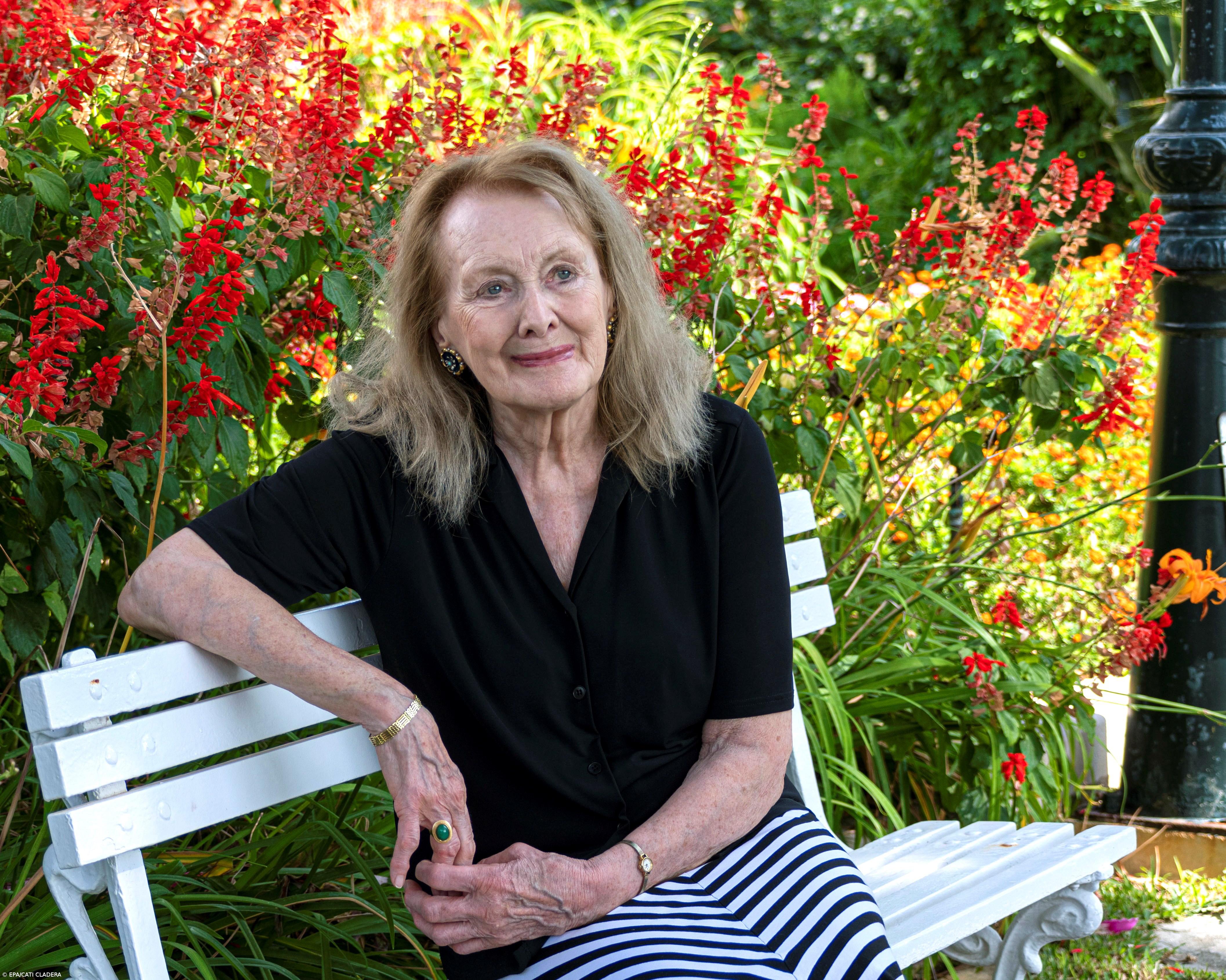 Prémio Nobel da Literatura atribuído à escritora francesa Annie Ernaux  – Imagem 1