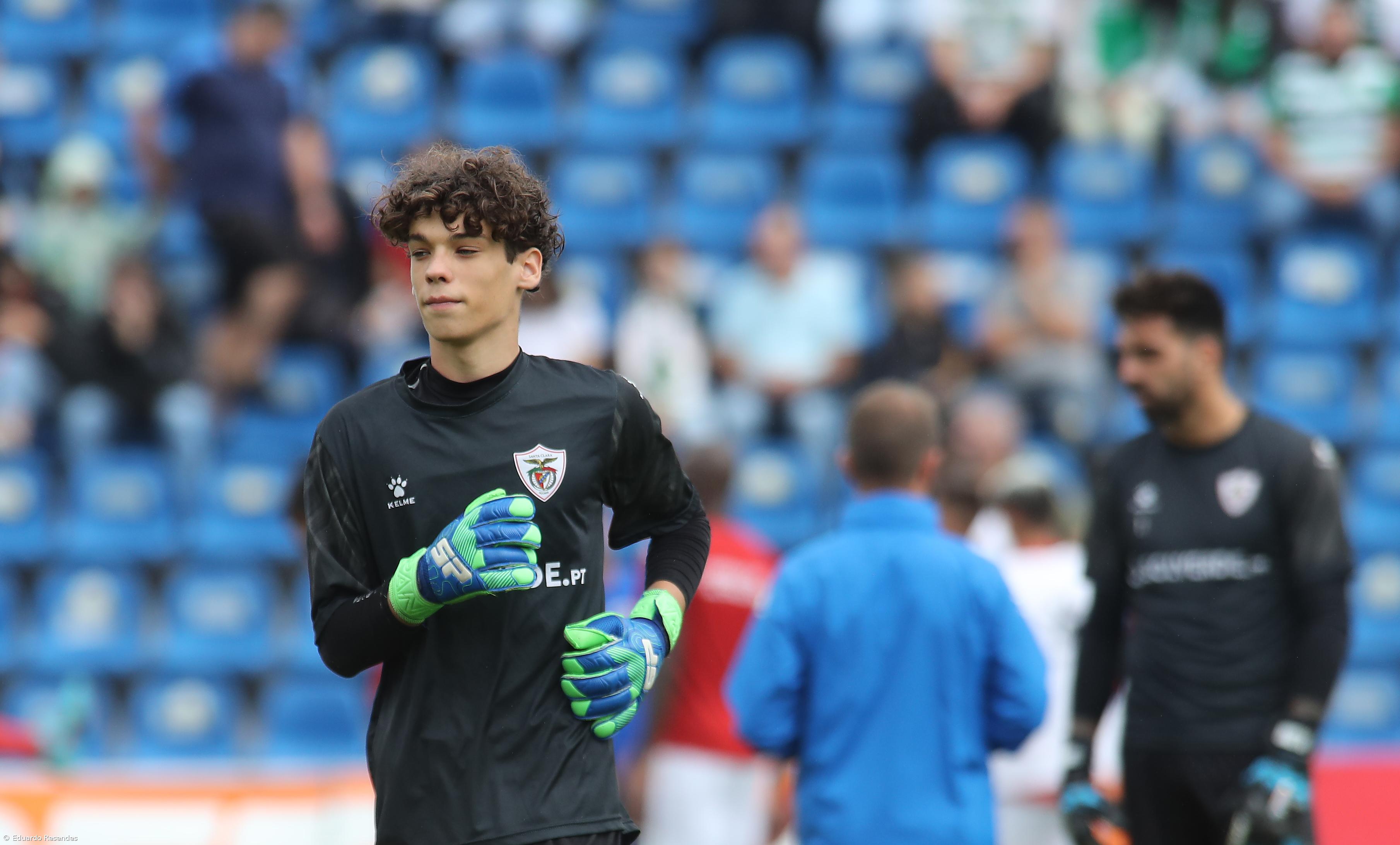 João Afonso assina contrato de formação – Imagem 1