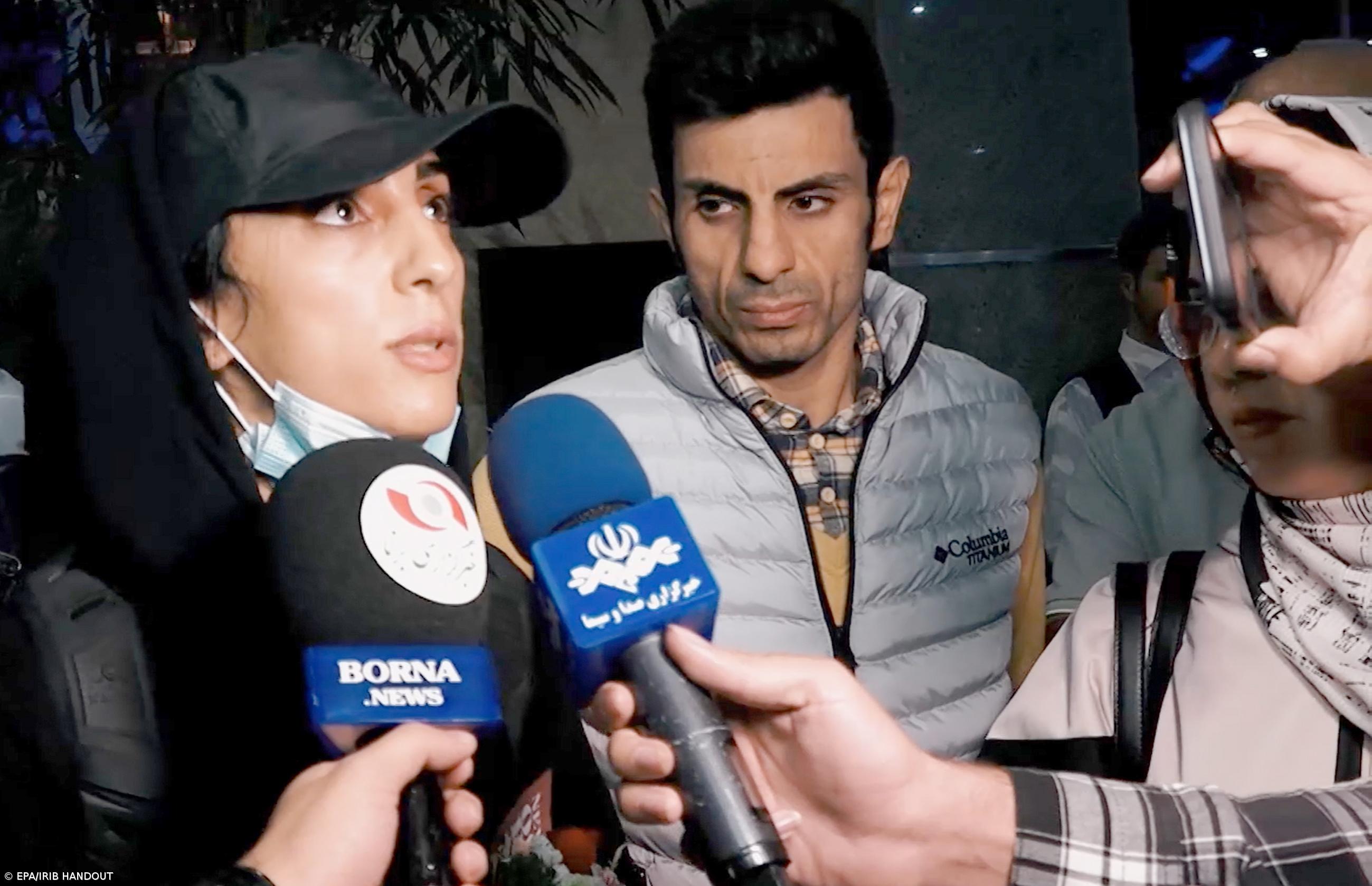 Atleta iraniana Elnaz Rekabi recebida em Teerão como heroína após competir sem véu – Imagem 1