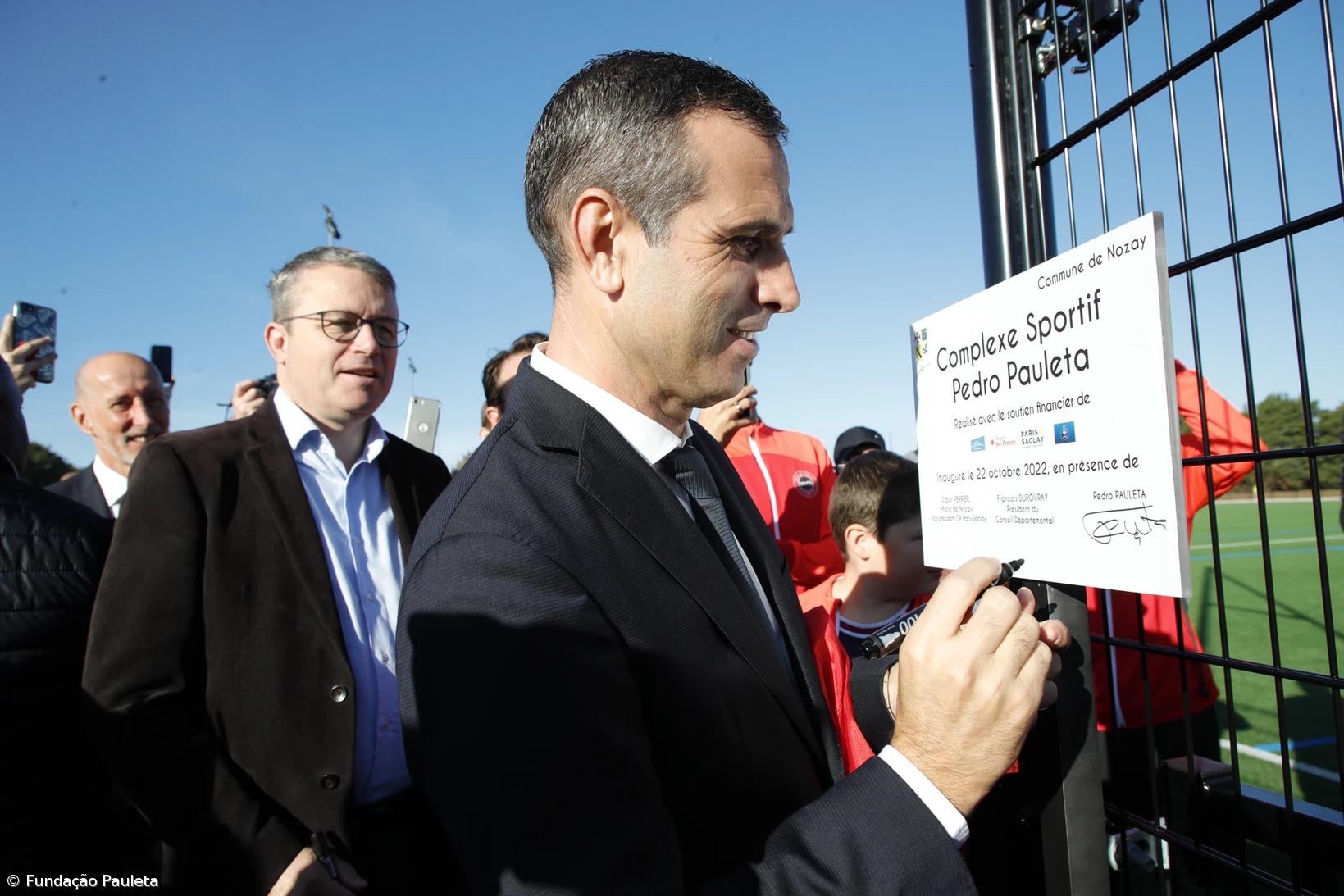 Inaugurado Complexe Sportif Pedro Pauleta em Nozay – Imagem 3