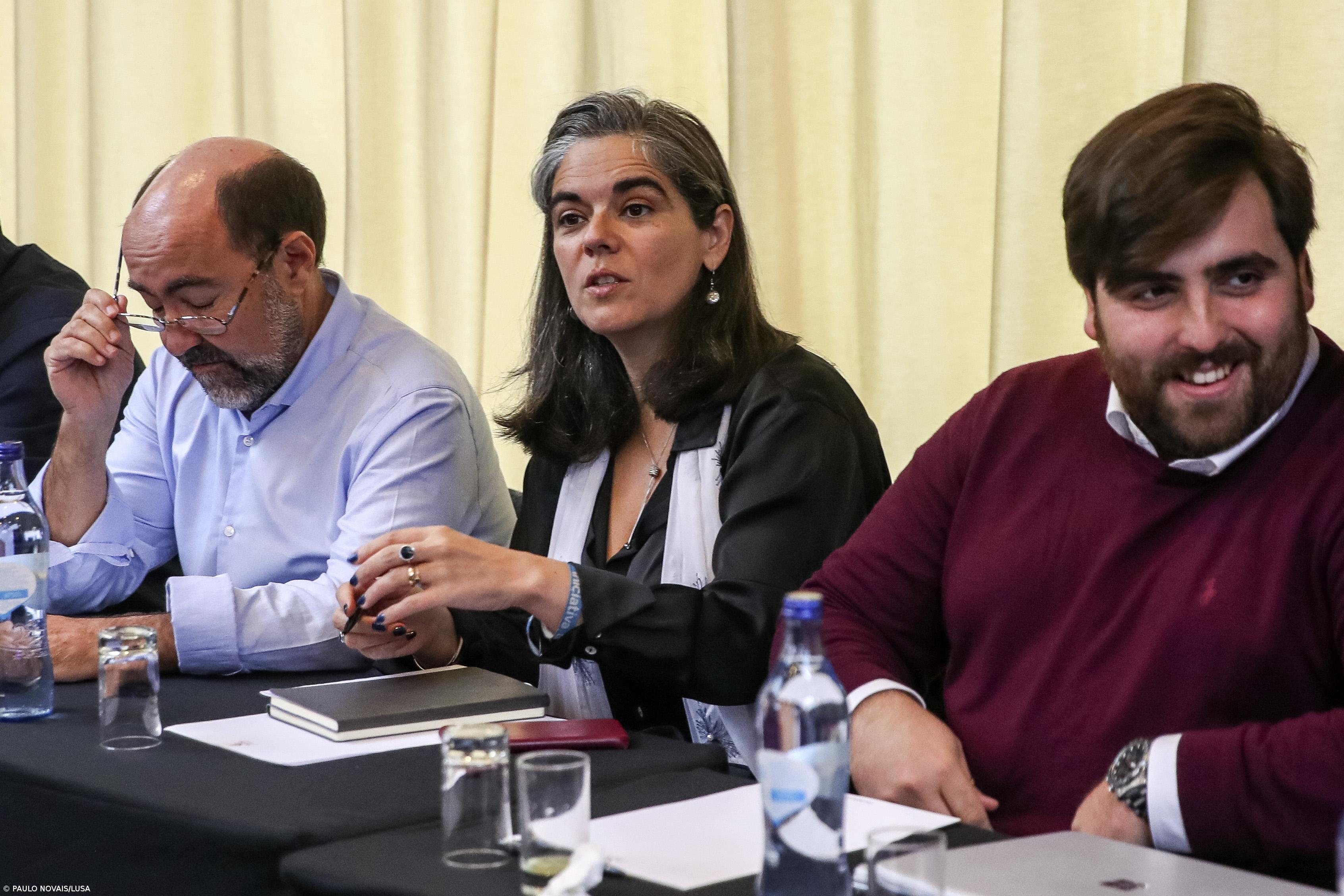 Carla Castro diz que fez críticas internas “em lugar próprio” e não na praça pública – Imagem 1