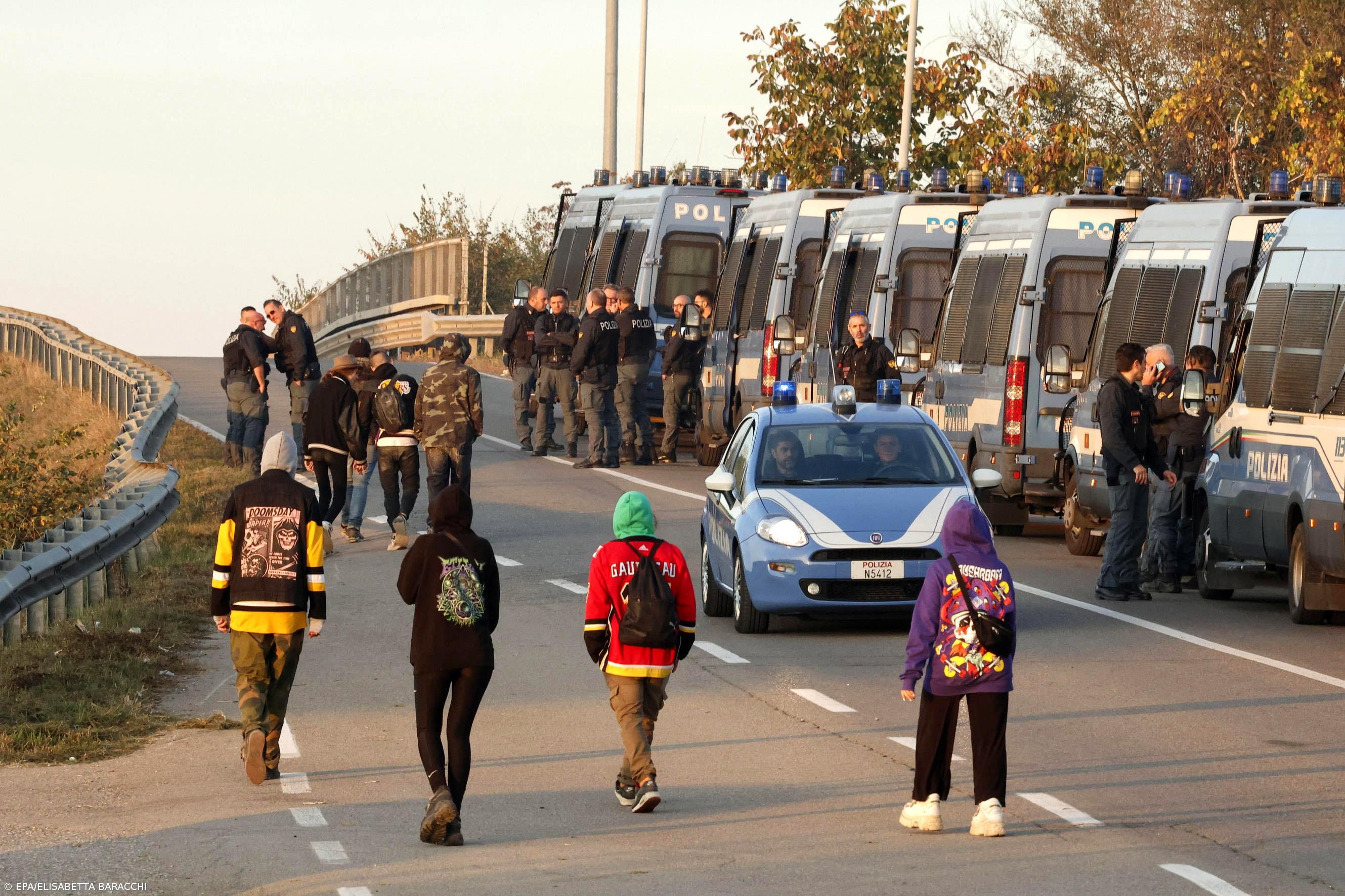 Itália pede intervenção da Europa e a transferência de migrantes – Imagem 1