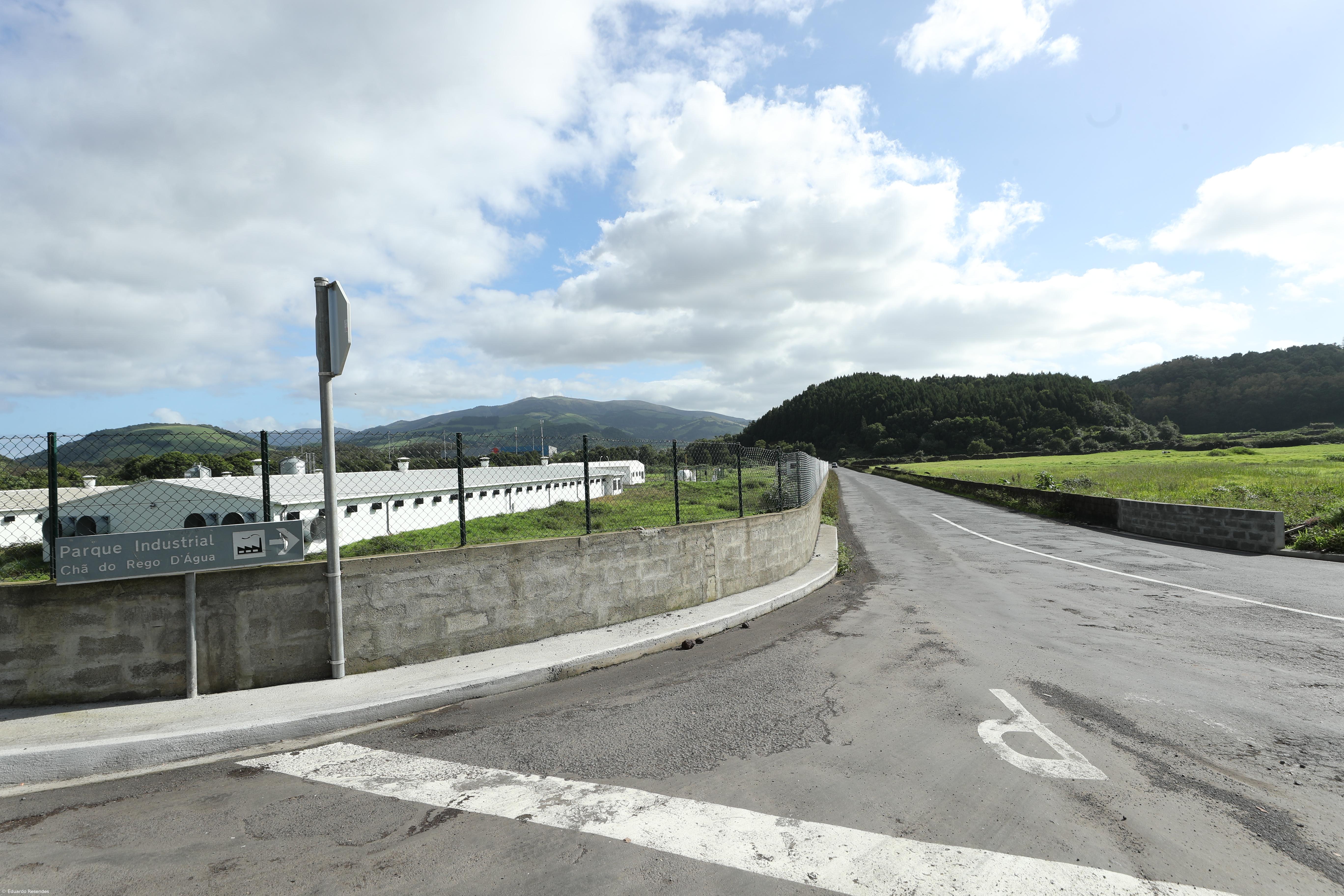 Empresários exigem “condições condignas” no acesso norte ao Parque Industrial da Chã do Rego d’Água – Imagem 1