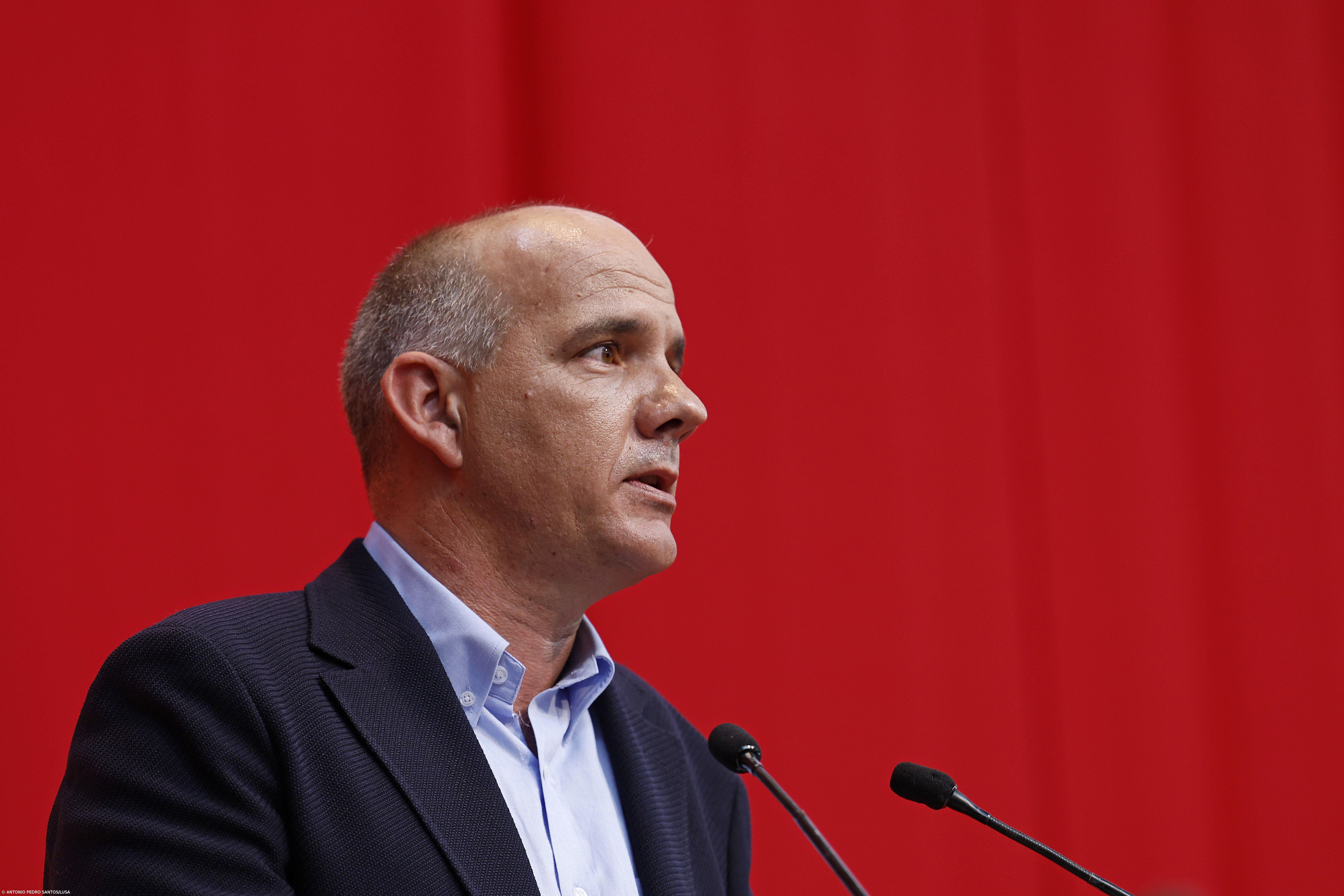 PCP acusa Governo de se aliar à direita e manter as "contas certas" à custa de salários – Imagem 1