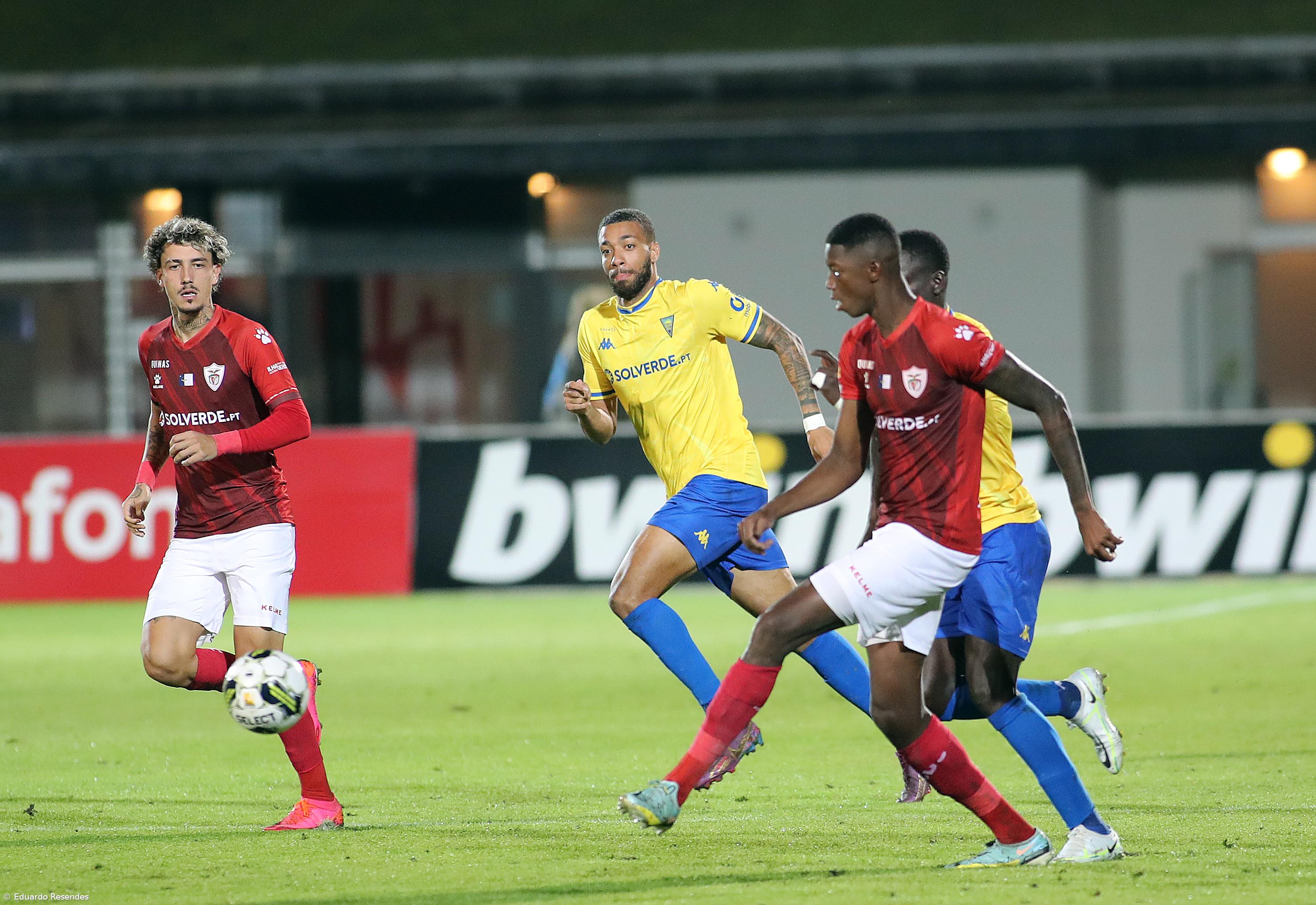 Apanha-bolas dão multa ao Santa Clara – Imagem 1