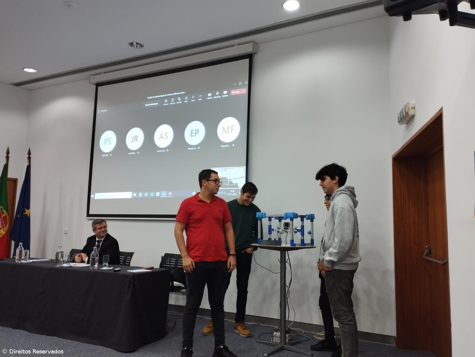 FLAD desafia jovens cientistas com prémio Atlântico Júnior  – Imagem 1