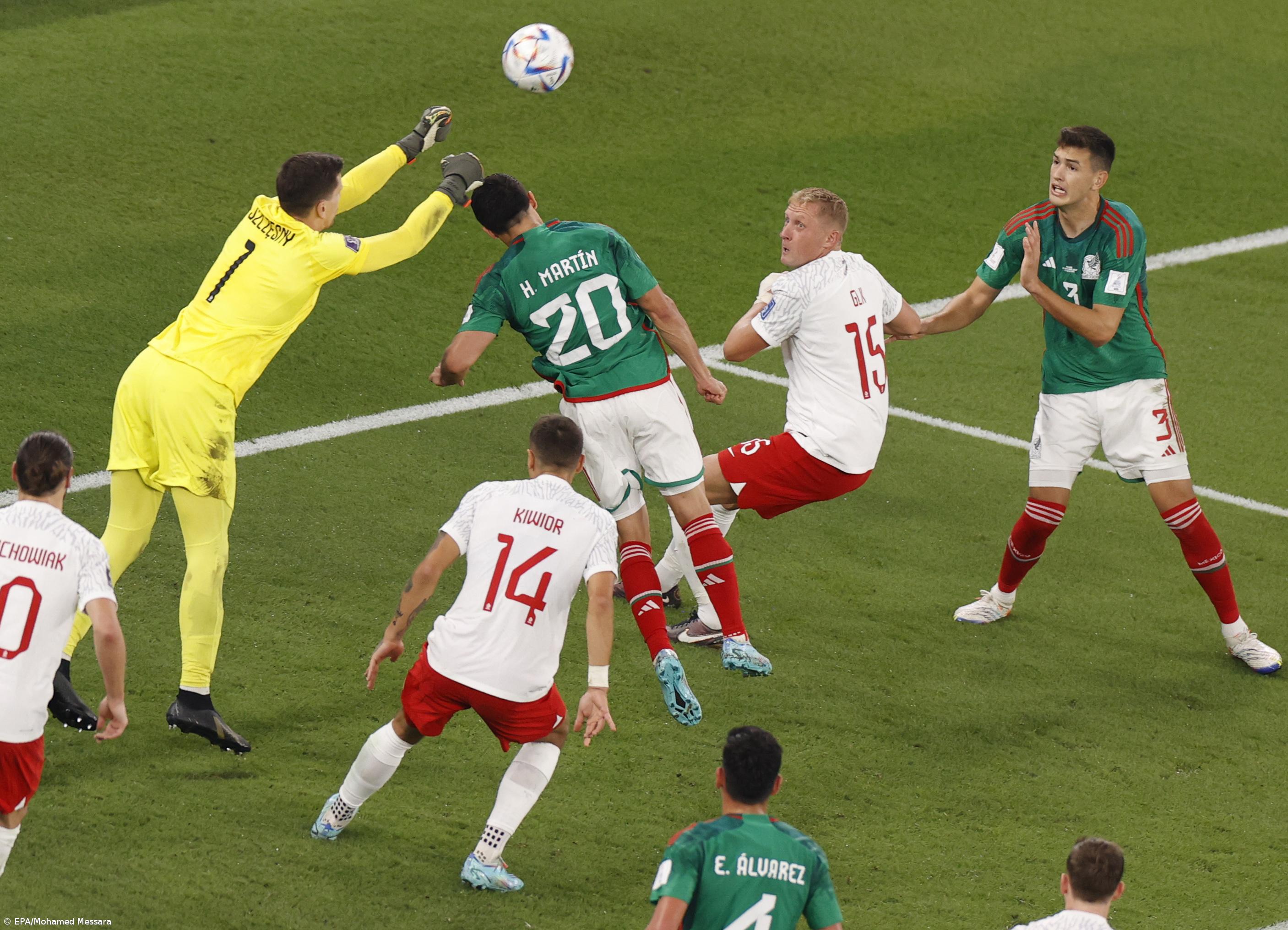 Lewandowski falha penálti no 'nulo' entre Polónia e México – Imagem 1