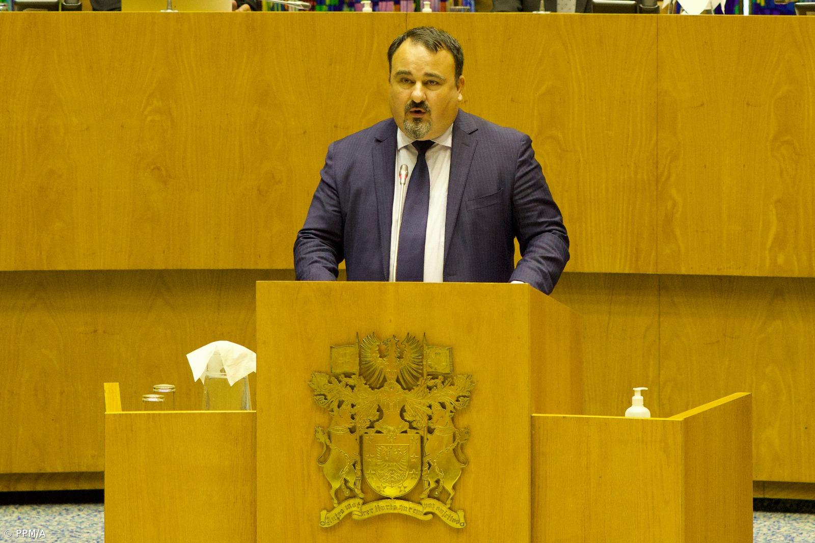 Deputado do PPM/Açores acusa parlamentar da IL de ser o “escorpião” – Imagem 1