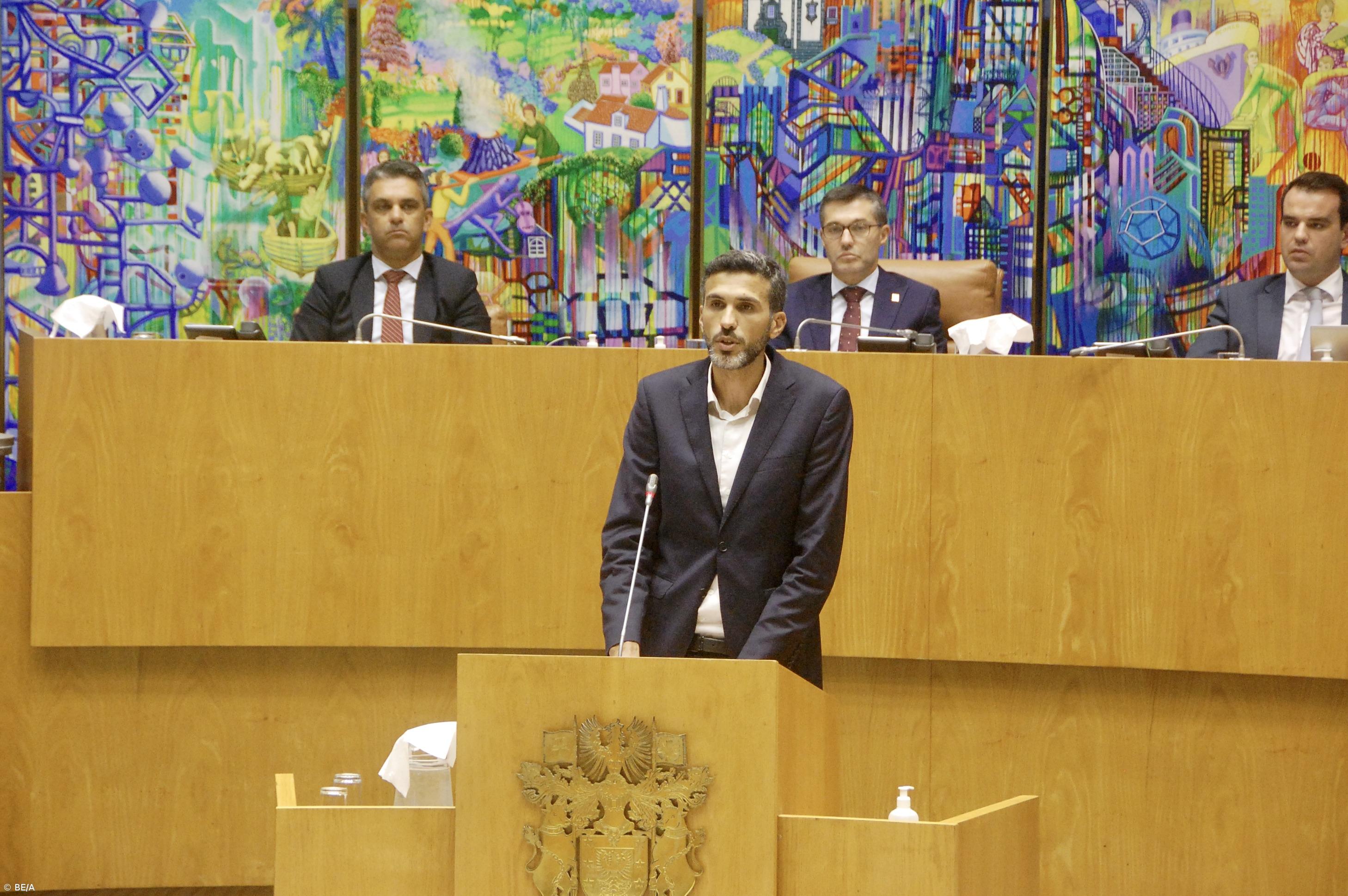 Parlamento açoriano aprova decreto sobre “Passes de Mobilidade” em transportes públicos – Imagem 1