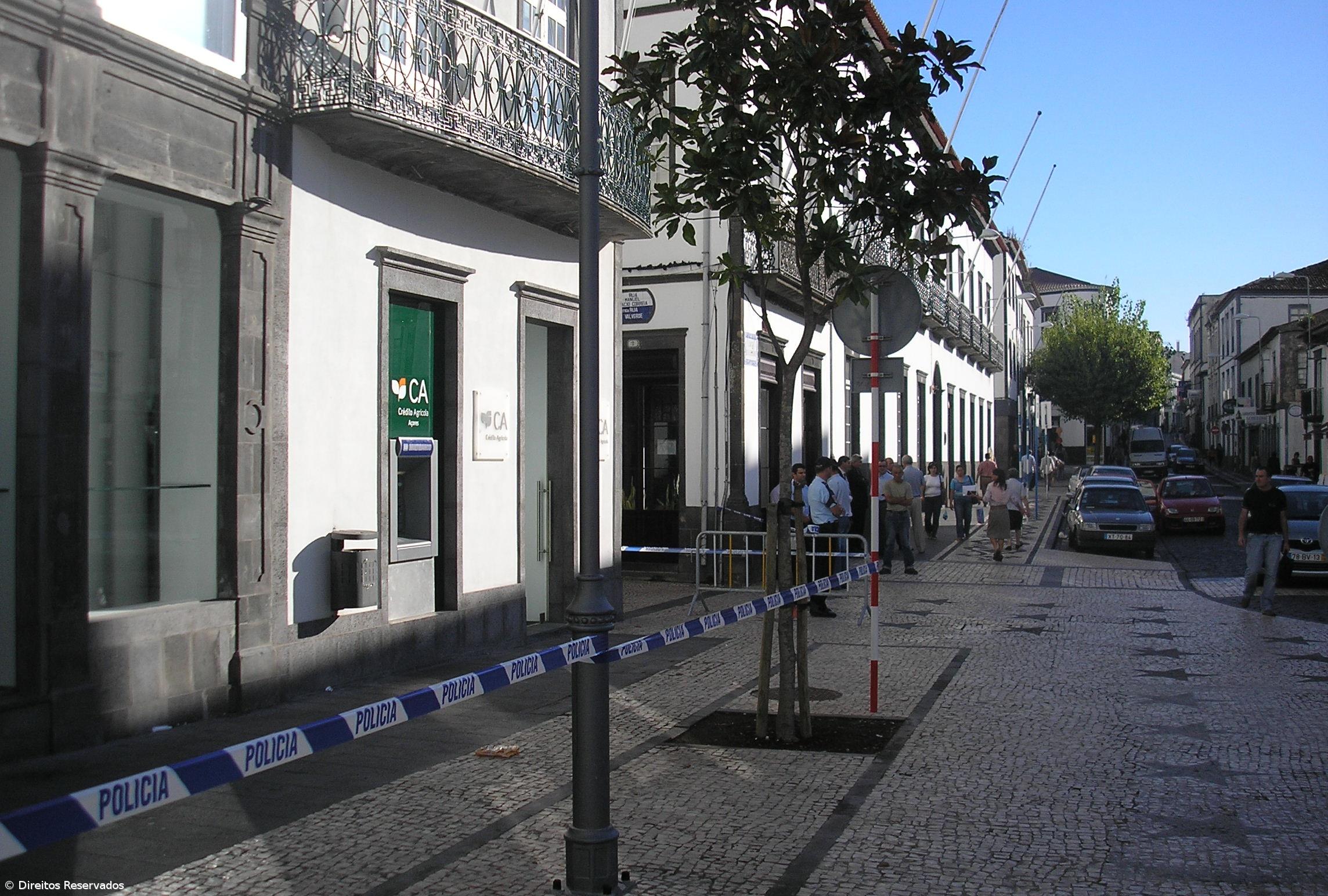 Ameaças de bomba fecham banco pela segunda vez – Imagem 1