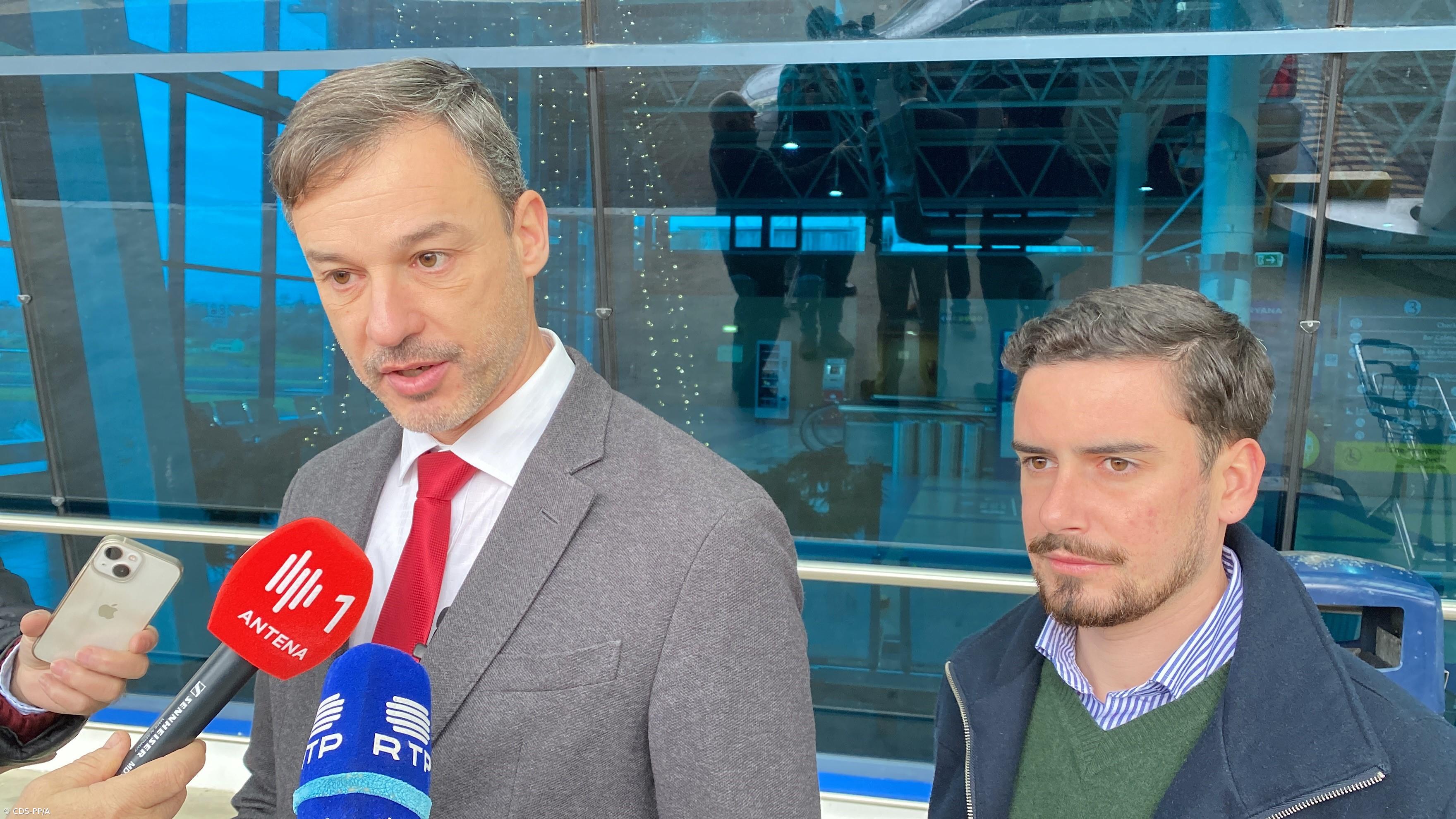 CDS acusa autarca de Vila do Porto de "atitude hostil" devido a taxas aeroportuárias – Imagem 1