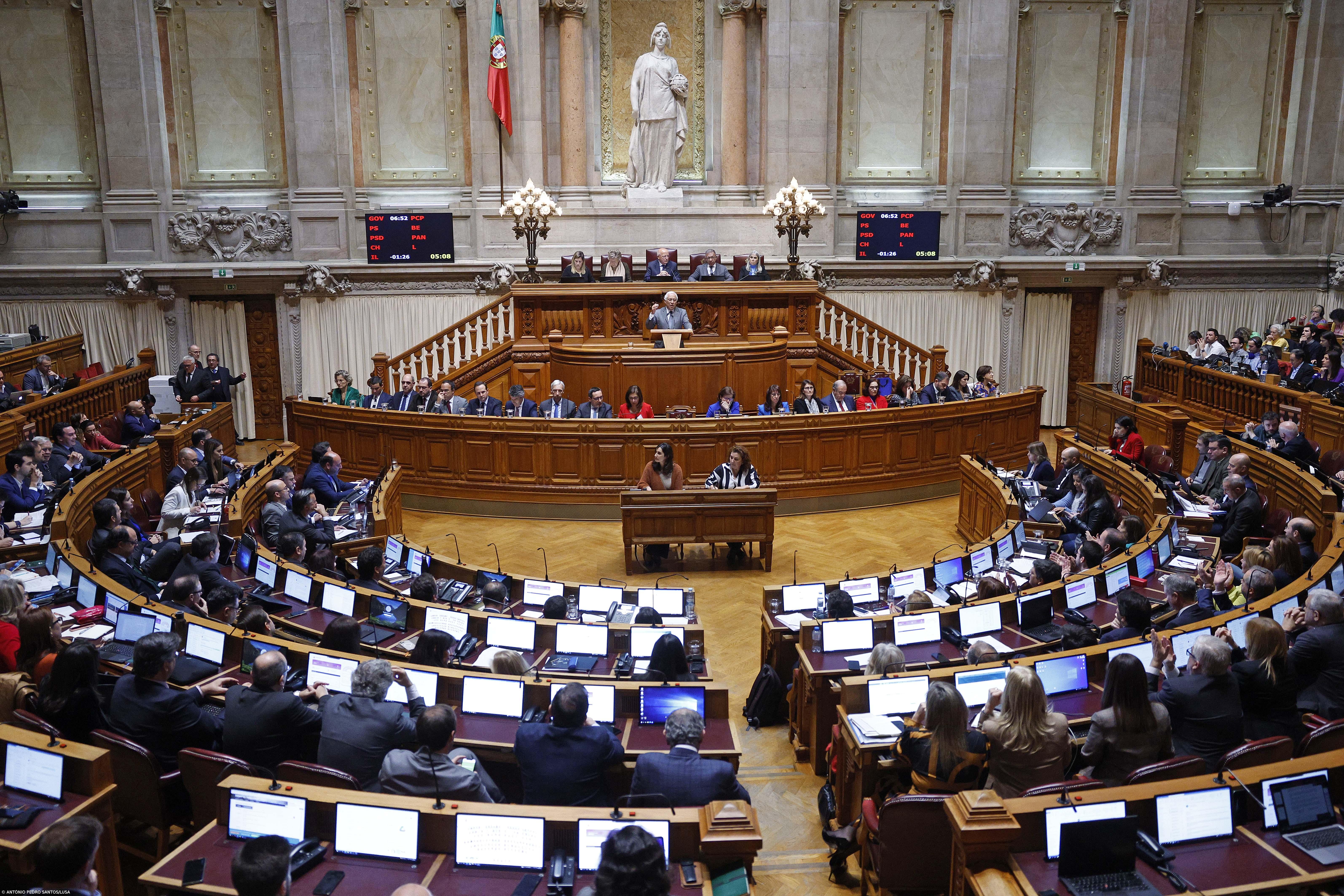 Primeira fase da revisão da Constituição quase concluída mas com desfecho ainda incerto – Imagem 1