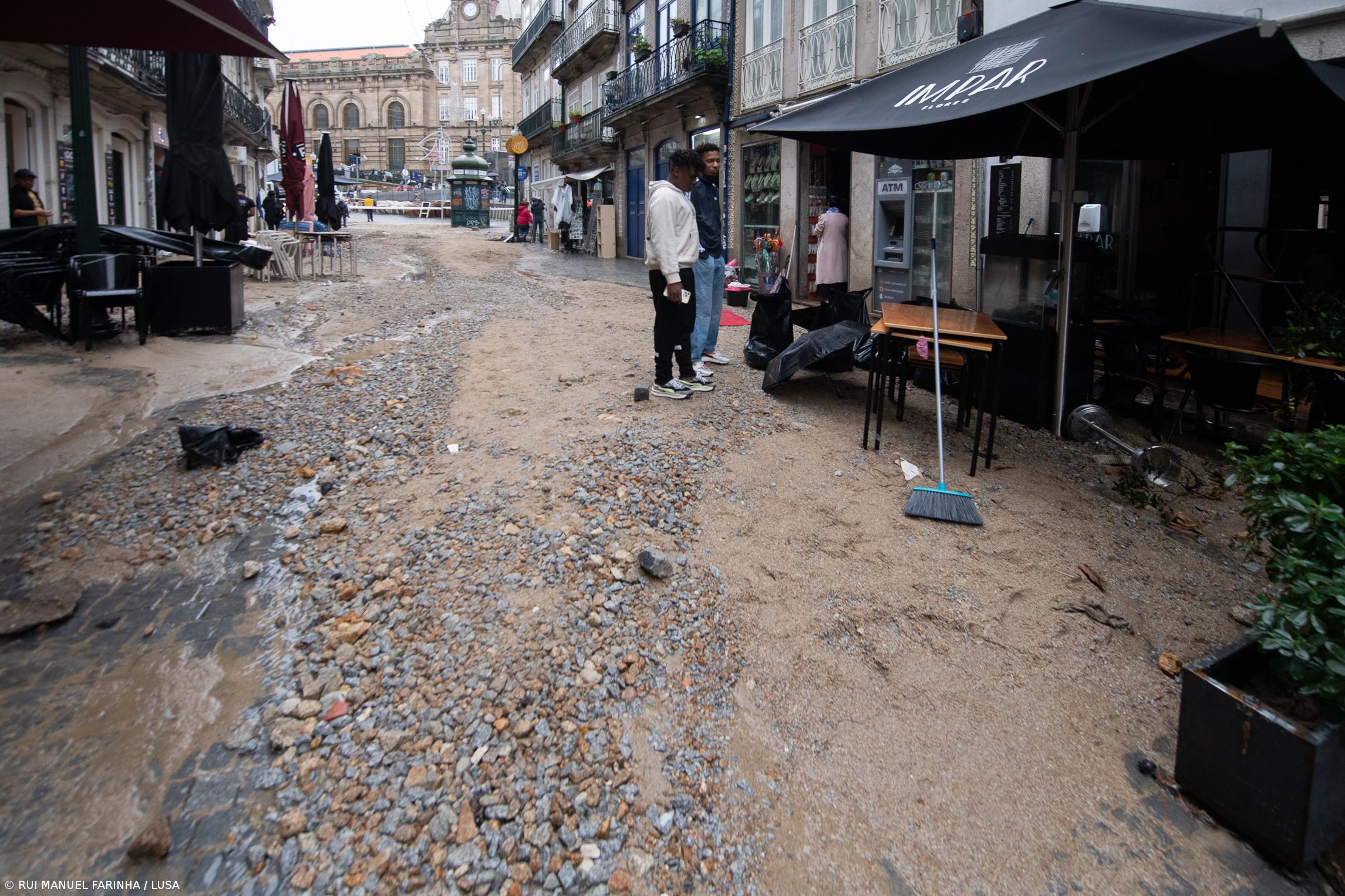 Enxurrada no Porto pode dever-se a 'entupimentos e desvio de redes' – Imagem 1