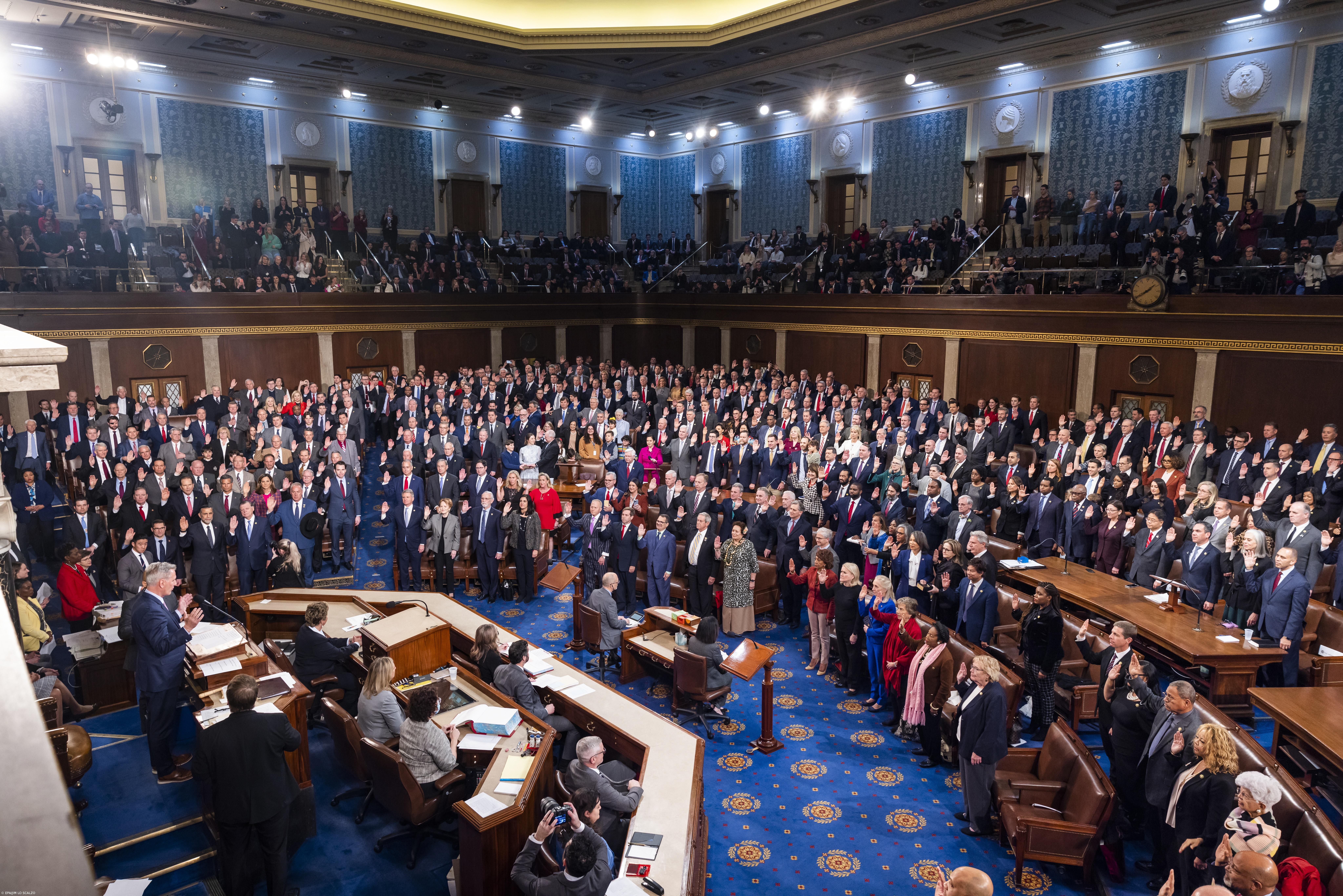 Congresso dos EUA evita paralisação orçamental antes das eleições – Imagem 1